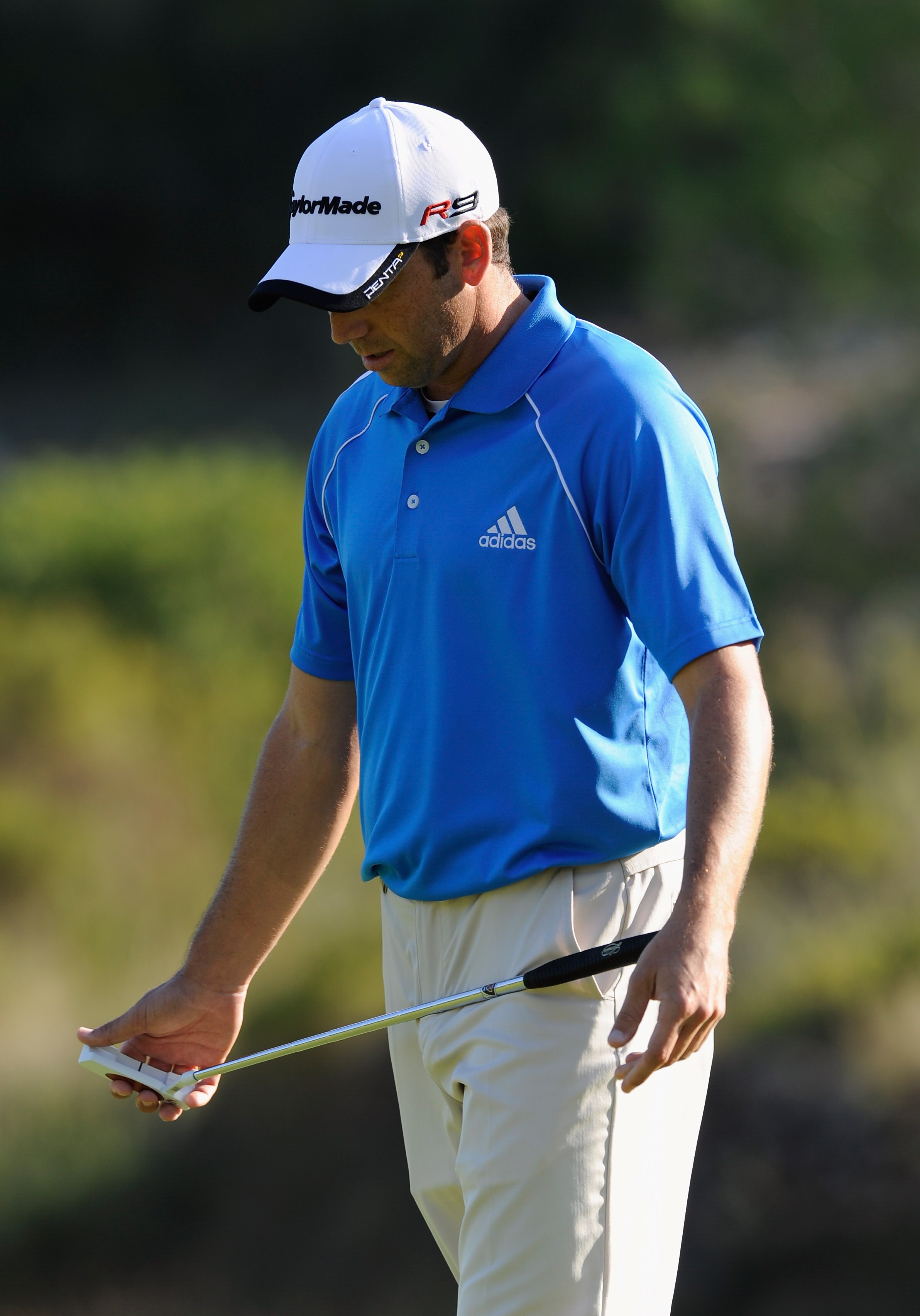 CASTELLON DE LA PLANA, SPAIN - OCTOBER 22:  Sergio Garcia of Spain looks at his putt on the 13th hole during the second round of the Castello Masters Costa Azahar at the Club de Campo del Mediterraneo on October 22, 2010 in Castellon de la Plana, Spain.