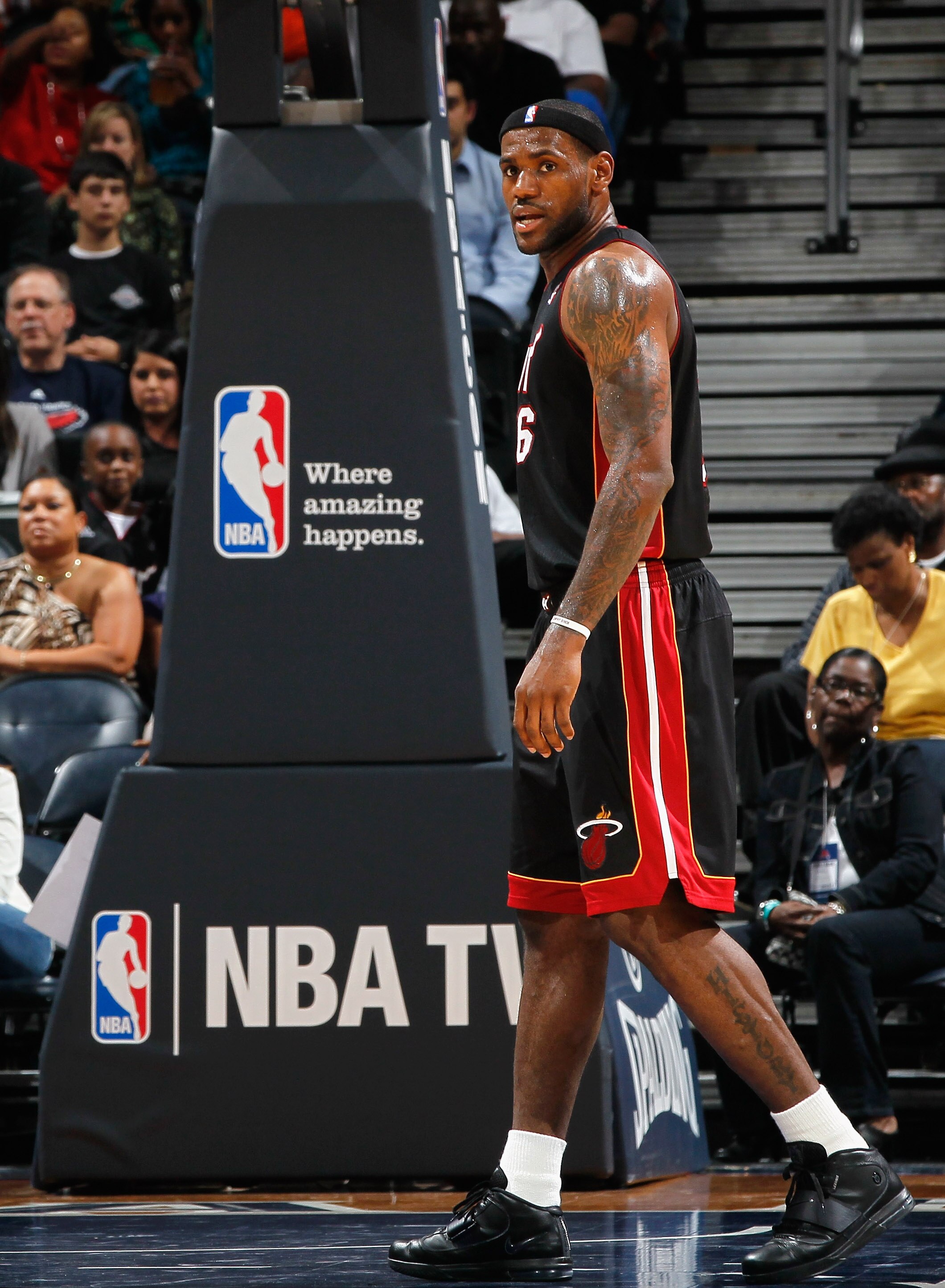 ATLANTA - OCTOBER 21:  LeBron James #6 of the Miami Heat waits downcourt against the Atlanta Hawks at Philips Arena on October 21, 2010 in Atlanta, Georgia.  (Photo by Kevin C. Cox/Getty Images)