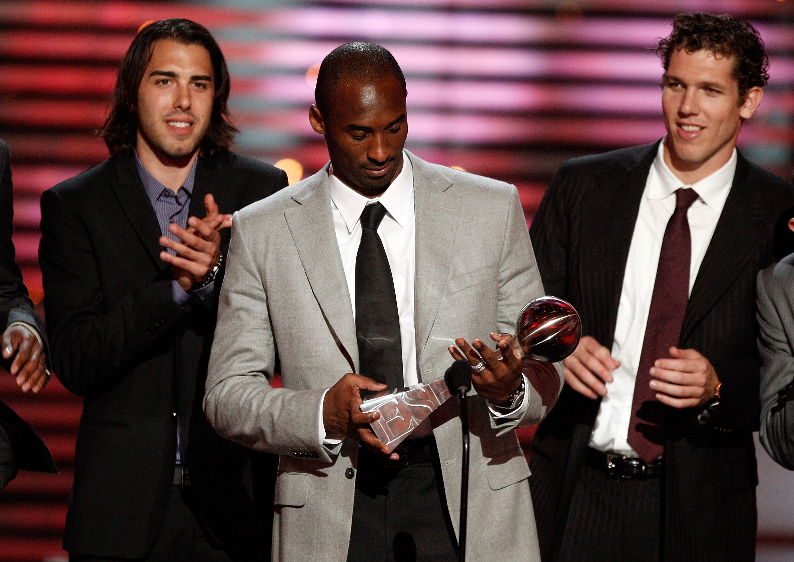 LOS ANGELES, CA - JULY 15: (L-R) Los Angeles Lakers Sasha Vujacic, Kobe Bryant and Luke Walton accept the Best Team award onstage during the 2009 ESPY Awards held at Nokia Theatre LA Live on July 15, 2009 in Los Angeles, California. The 17th annual ESPYs LOS ANGELES, CA - JULY 15: (L-R) Los Angeles Lakers Sasha Vujacic, Kobe Bryant and Luke Walton accept the Best Team award onstage during the 2009 ESPY Awards held at Nokia Theatre LA Live on July 15, 2009 in Los Angeles, California. The 17th annual ESPYs