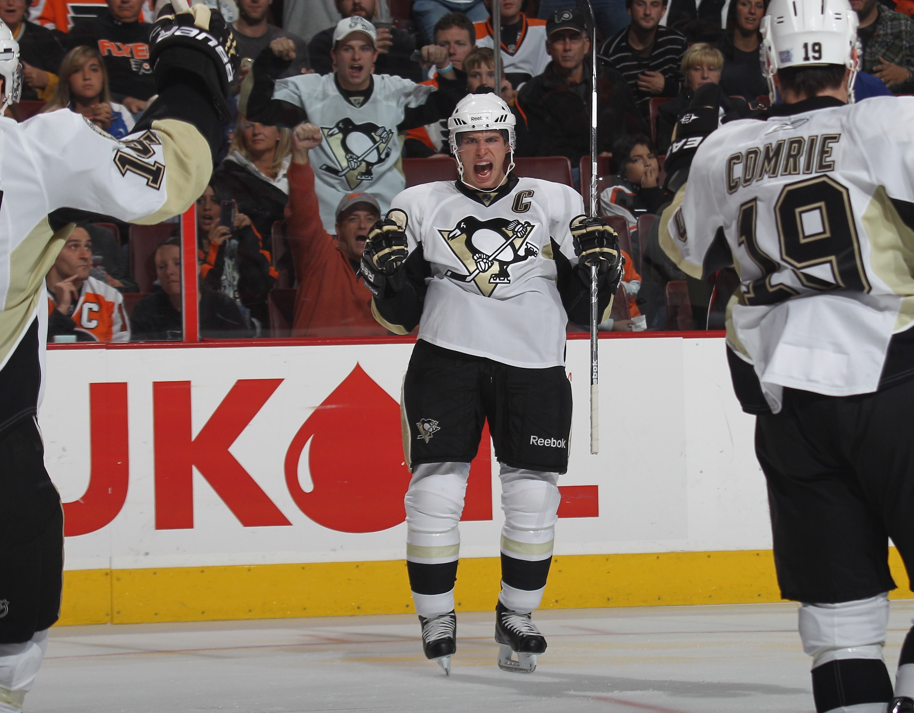 PHILADELPHIA - OCTOBER 16: Sidney Crosby #87  of the Pittsburgh Penguins scores at 3:13 of the third period against the Philadelphia Flyers at the Wells Fargo Center on October 16, 2010 in Philadelphia, Pennsylvania. The Penguins defeated the Flyers 5-1.