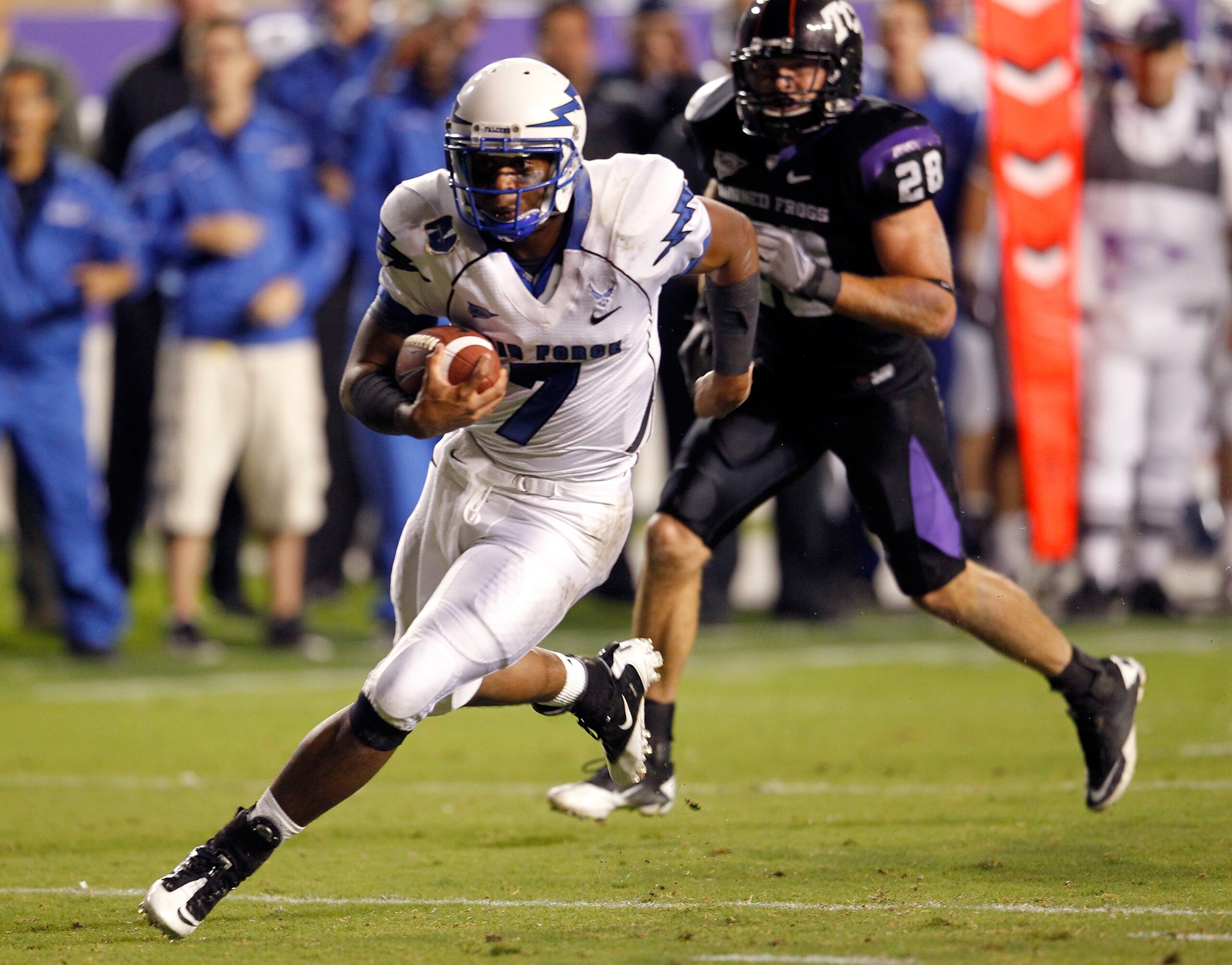 FORT WORTH, TX - OCTOBER 23:  Quarterback Tim Jefferson Jr. #7 of the Air Force Falcons carries the ball into the end zone to score against the TCU Horned Frogs at Amon G. Carter Stadium on October 23, 2010 in Fort Worth, Texas.  (Photo by Tom Pennington/