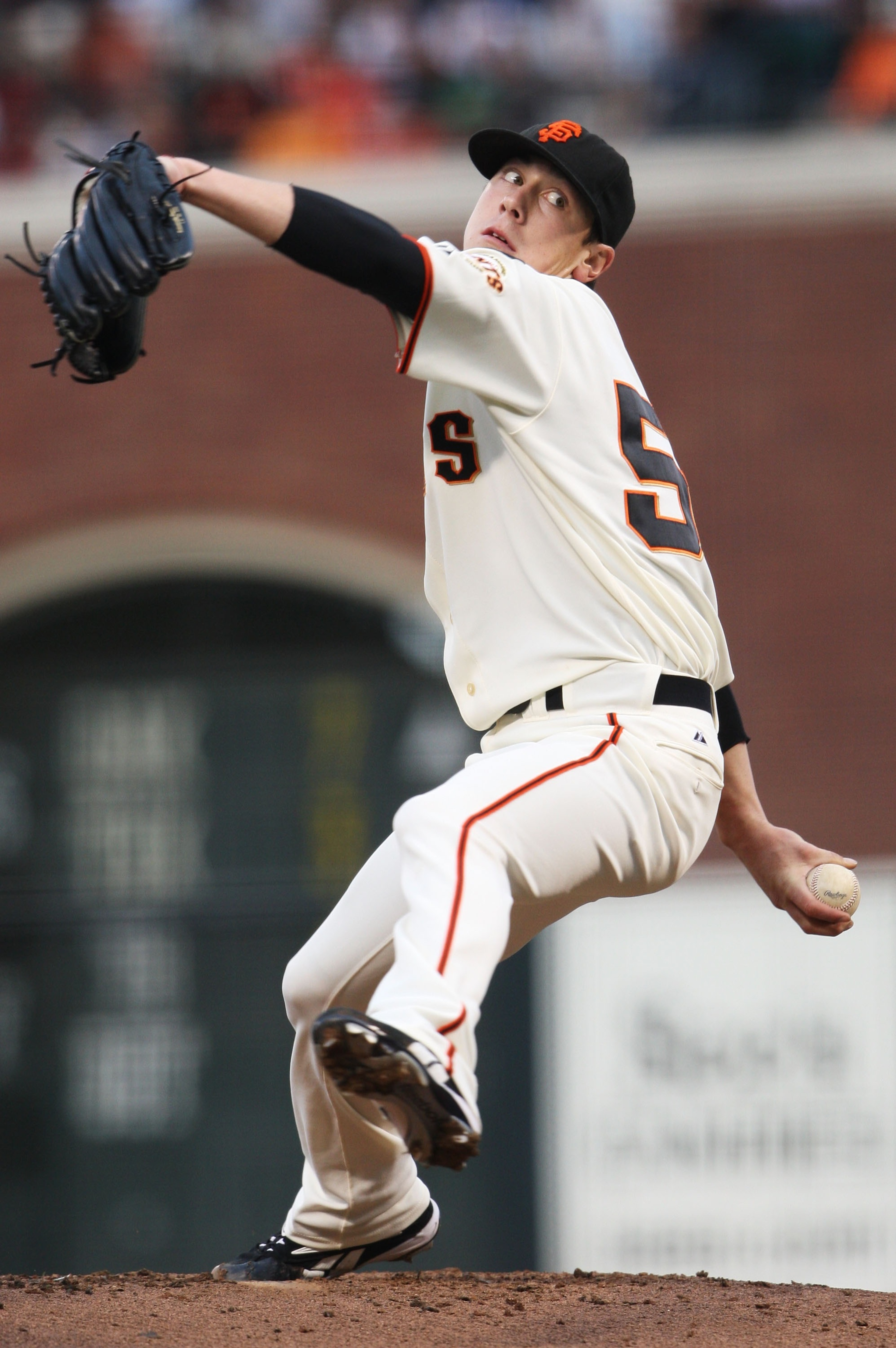 SAN FRANCISCO - AUGUST 6:  Tim Lincecum #55 of the San Francisco Giants pitches against the Washington Nationals during the Major League Baseball game at AT&T Park August 6, 2007 in San Francisco, California. (Photo by Justin Sullivan/Getty Images)