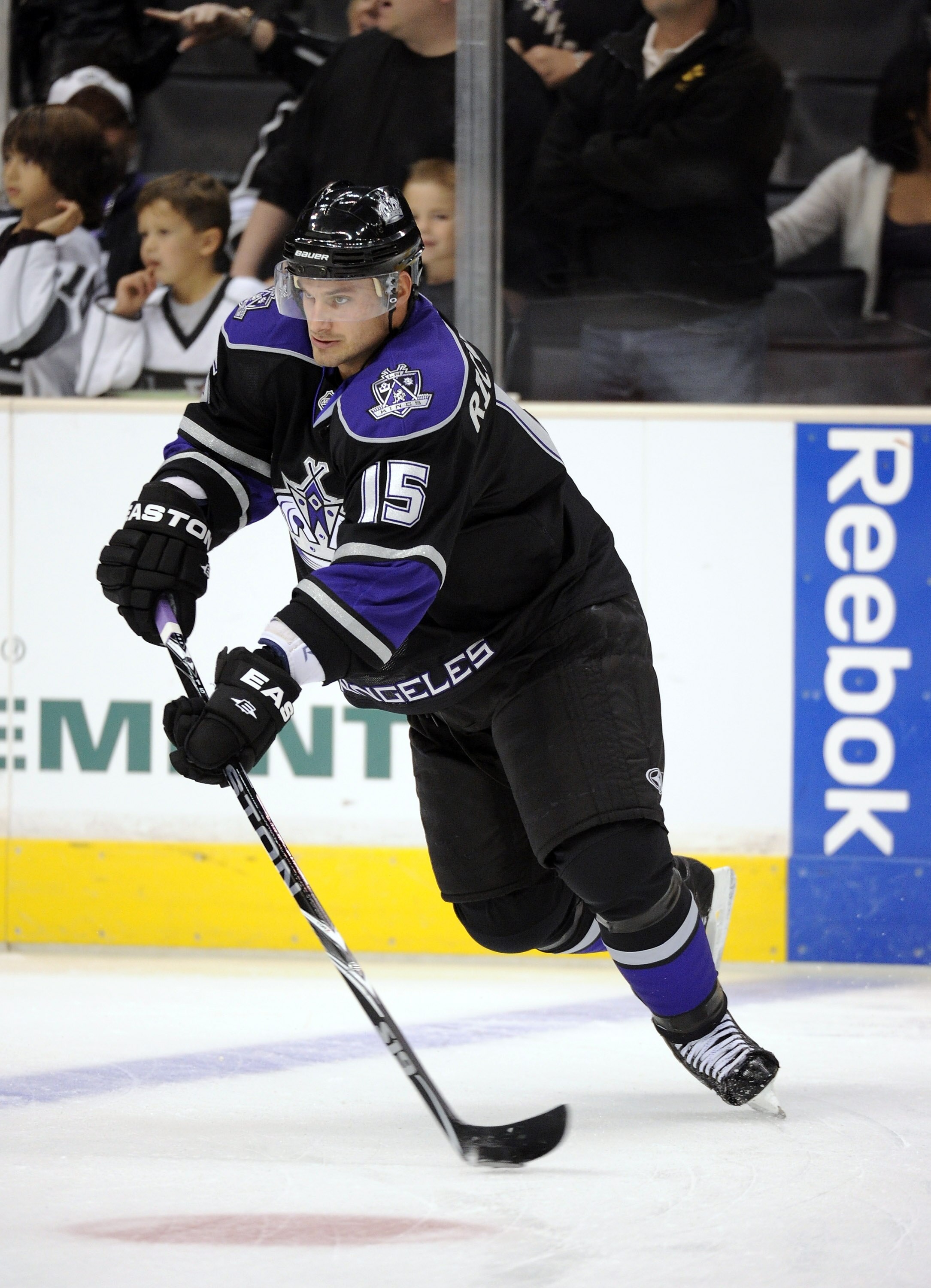 LOS ANGELES, CA - OCTOBER 15:  Brad Richardson #15 of the Los Angeles Kings warms up against the Vancouver Canucks at the Staples Center on October 15, 2010 in Los Angeles, California.  (Photo by Harry How/Getty Images)