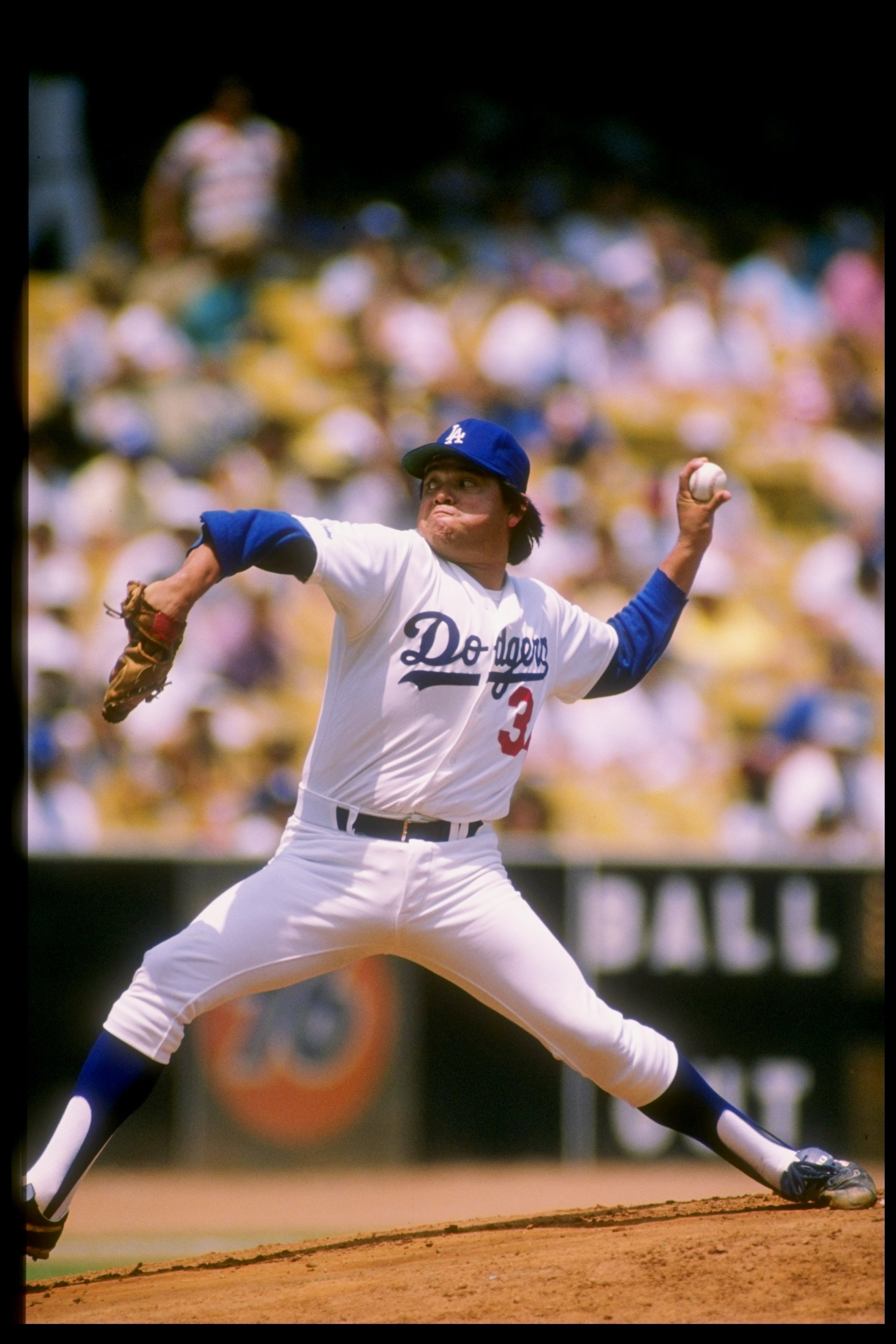 Jul 1988:  Pitcher Fernando Valenzuela of the Los Angeles Dodgers throws the ball during a game against the Houston Astros at Dodger Stadium in Los Angeles, California. Mandatory Credit: Tim de Frisco  /Allsport