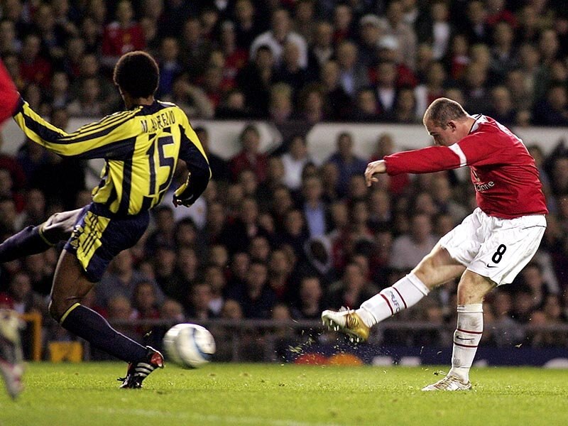 Wayne Rooney grabs a hat-trick against Fenerbahçe in the Champions League (Picture)