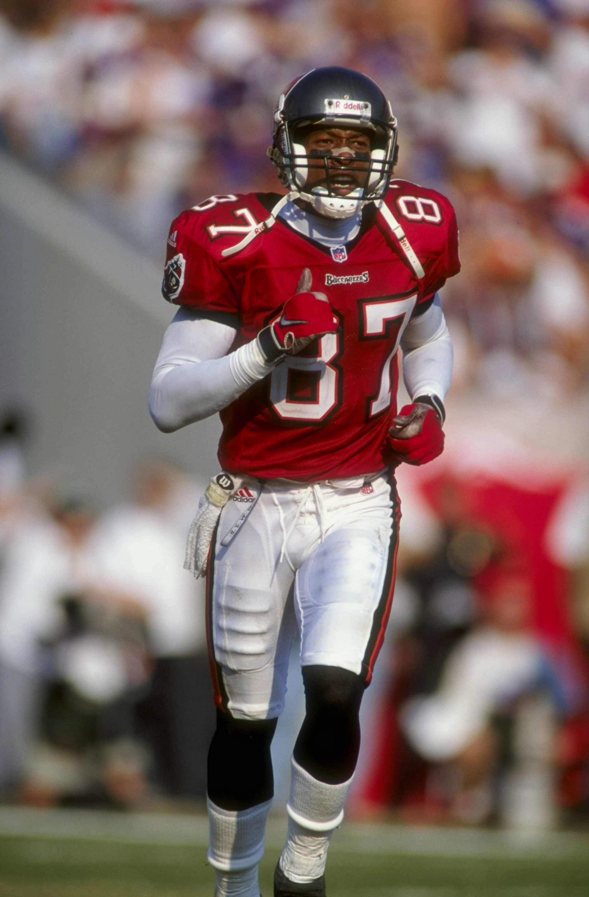 1 Nov 1998:  Wide receiver Bert Emanuel #87 of the Tampa Bay Buccaneers in action during the game against the Minnesota Vikings at the Raymond James Stadium in Tampa, Florida. The Buccaneers defeated the Vikings 27-24. Mandatory Credit: Scott Halleran  /A