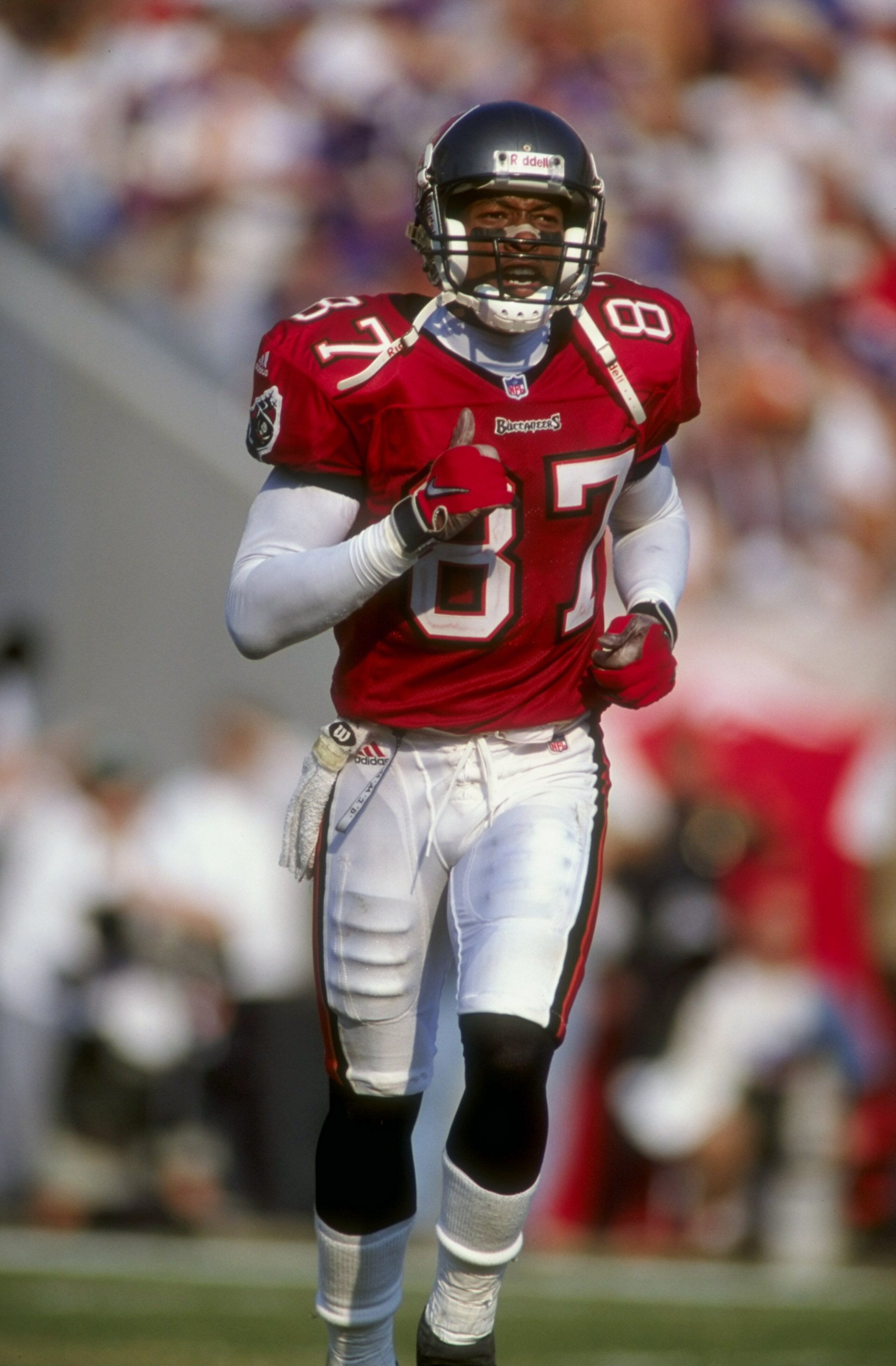1 Nov 1998: Wide receiver Bert Emanuel #87 of the Tampa Bay Buccaneers in action during the game against the Minnesota Vikings at the Raymond James Stadium in Tampa, Florida. The Buccaneers defeated the Vikings 27-24. Mandatory Credit: Scott Halleran /A 1 Nov 1998: Wide receiver Bert Emanuel #87 of the Tampa Bay Buccaneers in action during the game against the Minnesota Vikings at the Raymond James Stadium in Tampa, Florida. The Buccaneers defeated the Vikings 27-24. Mandatory Credit: Scott Halleran /A