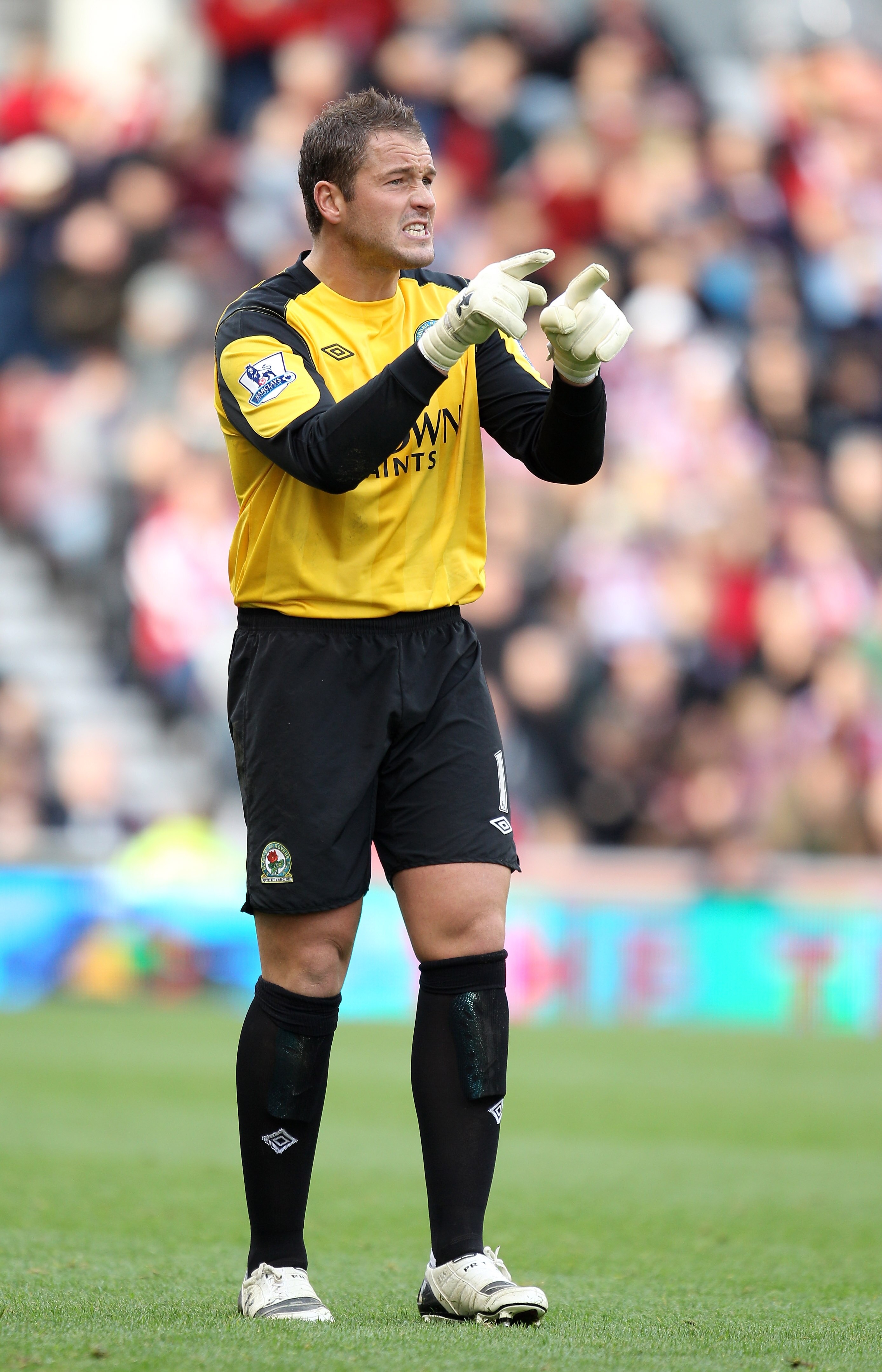 STOKE ON TRENT, ENGLAND - OCTOBER 02: Paul Robinson of Blackburn Rovers in action during the Barclays Premier League match between Stoke City and Blackburn Rovers at the Britannia Stadium on October 2, 2010 in Stoke on Trent, England. (Photo by Mark Tho STOKE ON TRENT, ENGLAND - OCTOBER 02: Paul Robinson of Blackburn Rovers in action during the Barclays Premier League match between Stoke City and Blackburn Rovers at the Britannia Stadium on October 2, 2010 in Stoke on Trent, England. (Photo by Mark Tho