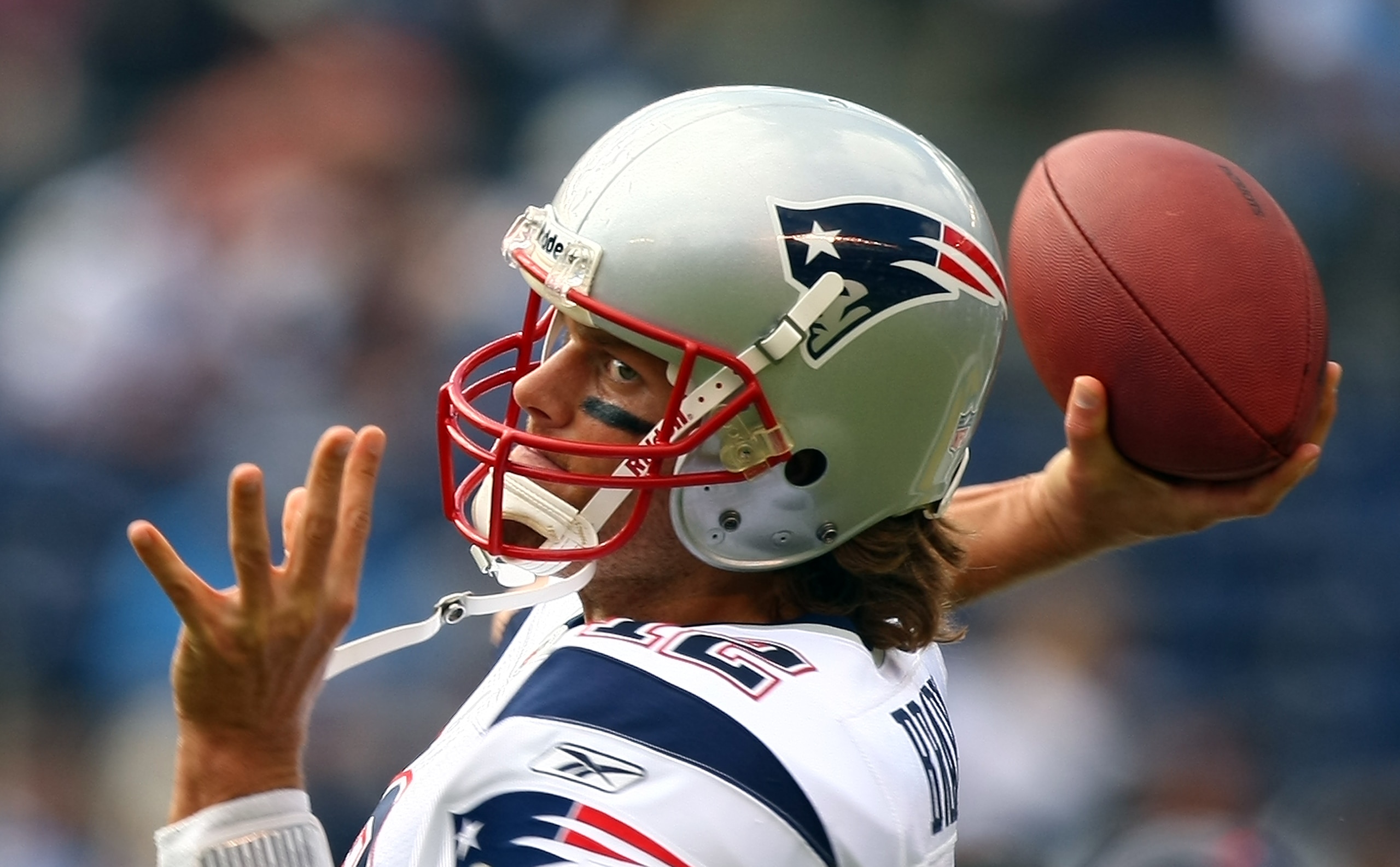 SAN DIEGO - OCTOBER 24:  Quarterback Tom Brady #12 of the New England throws the ball against the San Diego Chargers during their NFL game on October 24, 2010 at Qualcomm Stadium in San Diego, California. (Photo by Donald Miralle/Getty Images)