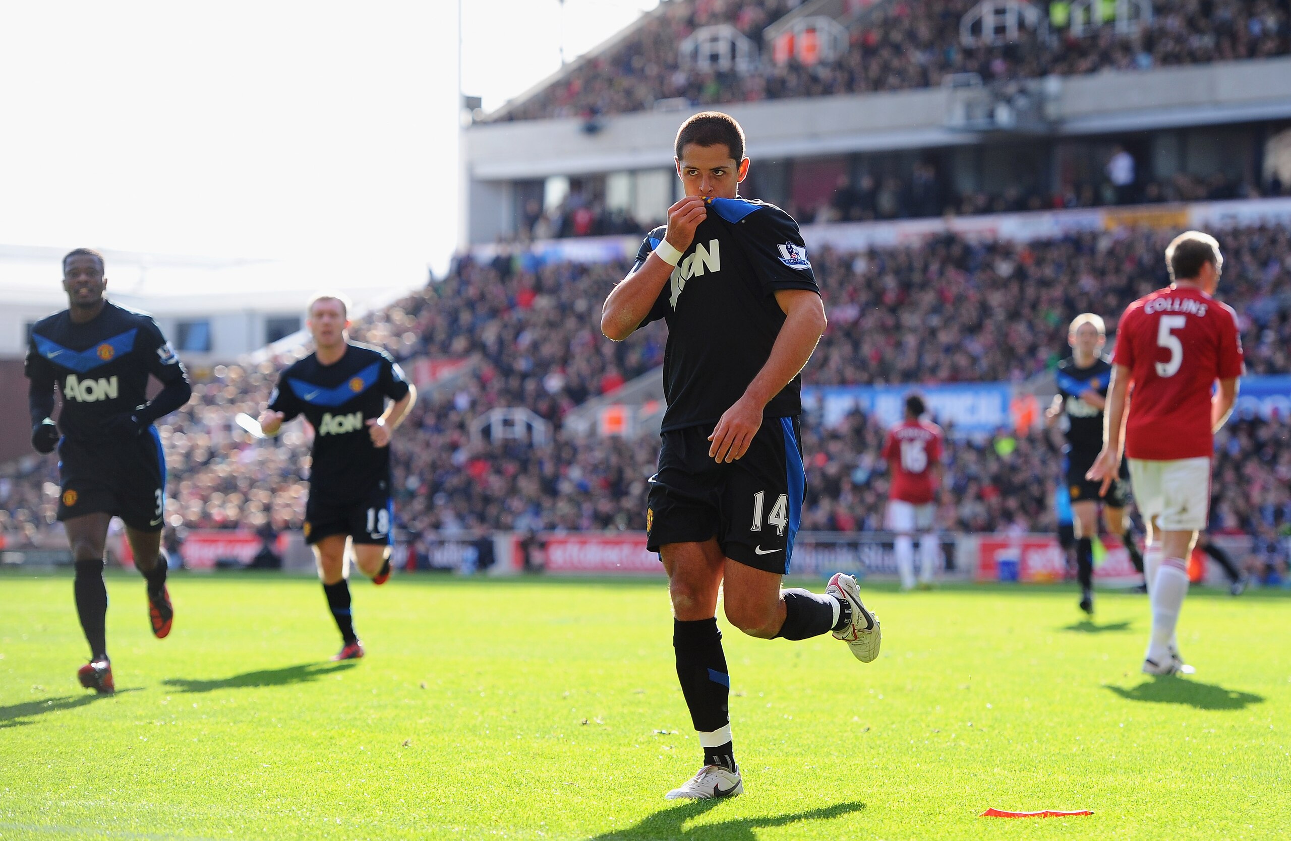 STOKE ON TRENT, ENGLAND - OCTOBER 24:  Javier Hernandez of Manchester United celebrates after scoring during the Barclays Premier League match between Stoke City and Manchester United at Britannia Stadium on October 24, 2010 in Stoke on Trent, England.  (