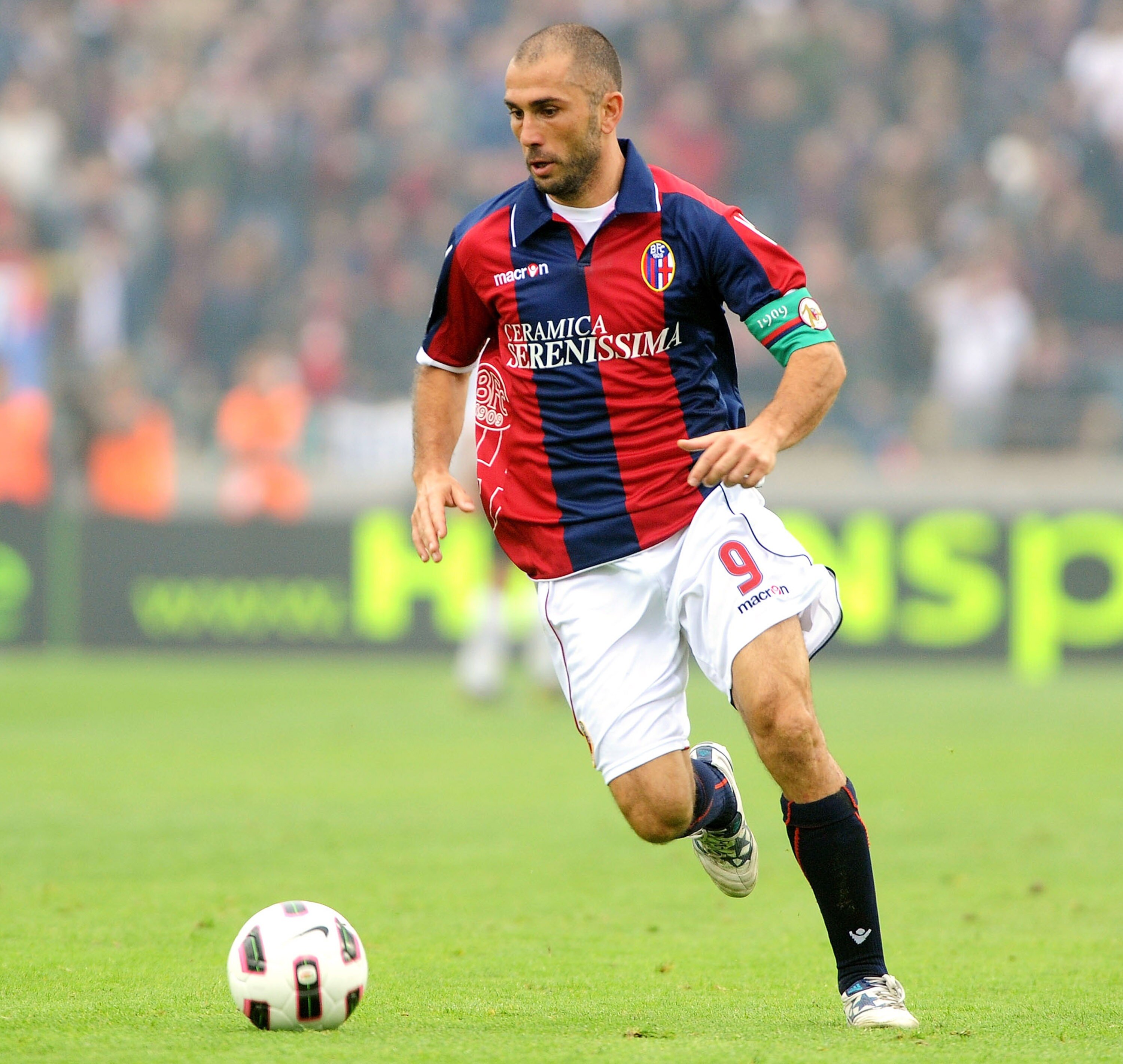 BOLOGNA, ITALY - OCTOBER 24:  Marco Di Vaio of Bologna in action during the Serie A match between Bologna FC and Juventus FC at Stadio Renato Dall'Ara on October 24, 2010 in Bologna, Italy.  (Photo by Roberto Serra/Getty Images)