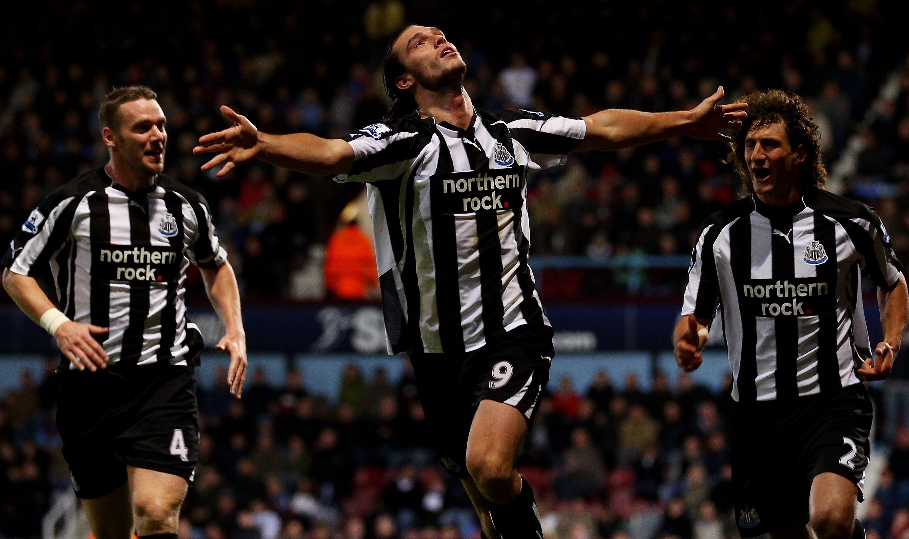 LONDON, ENGLAND - OCTOBER 23:  Andrew Carroll of Newcastle United celebrates scoring their second goal during the Barclays Premier League match between West Ham United and Newcastle United at The Boleyn Ground on October 23, 2010 in London, England.  (Pho