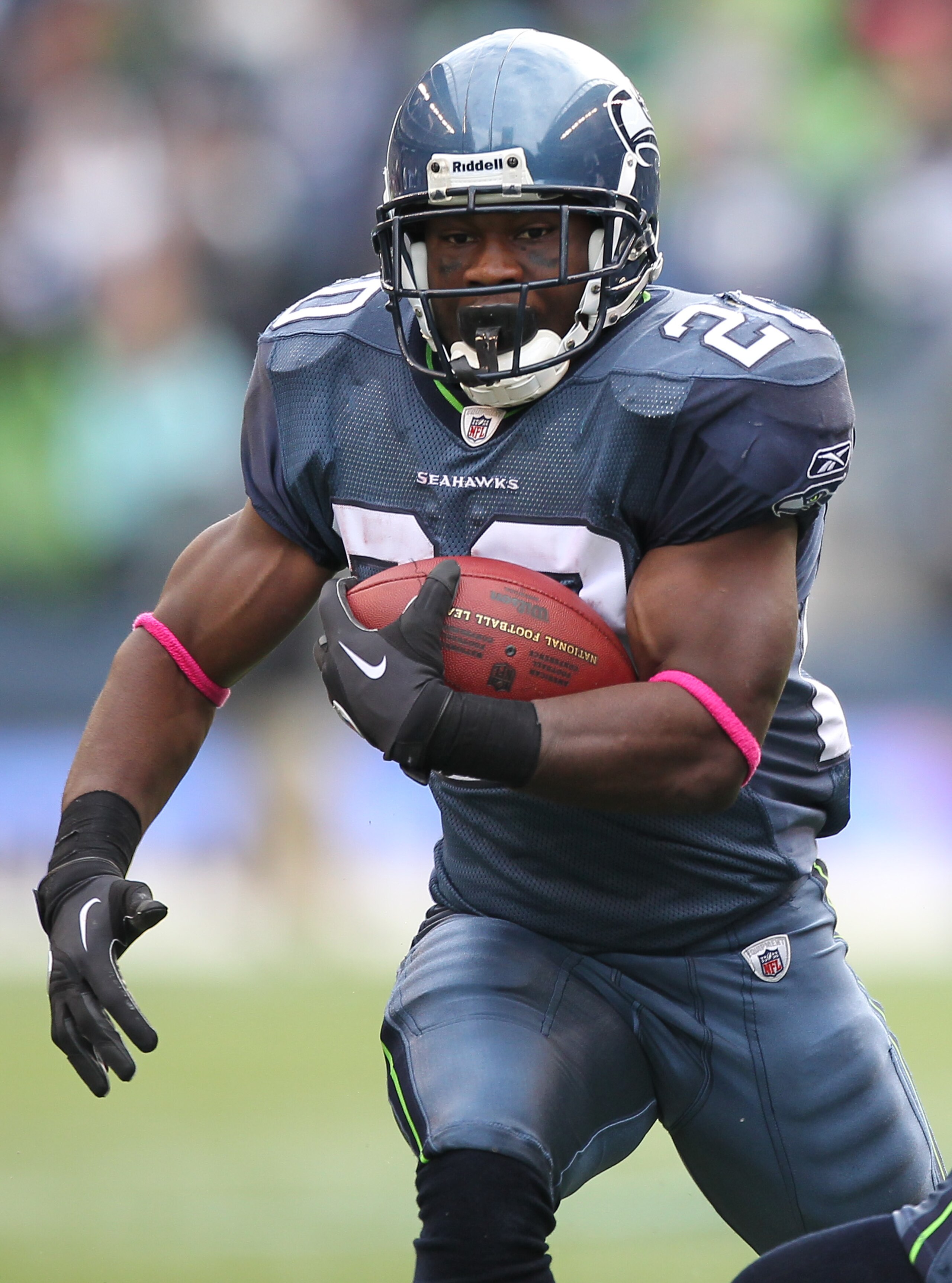 SEATTLE - OCTOBER 24:  Running back Justin Forsett #20 of the Seattle Seahawks rushes against the Arizona Cardinals at Qwest Field on October 24, 2010 in Seattle, Washington. (Photo by Otto Greule Jr/Getty Images)