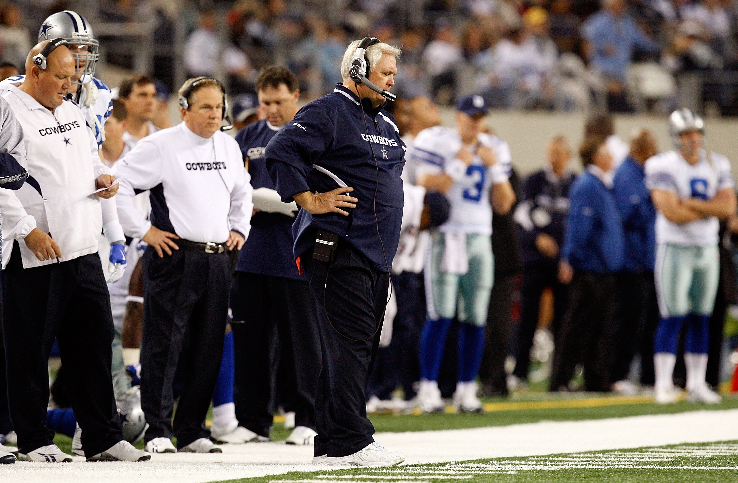 ARLINGTON, TX - DECEMBER 13:  Head coach Wade Philips of the Dallas Cowboys during play against the San Diego Chargers at Cowboys Stadium on December 13, 2009 in Arlington, Texas.  (Photo by Ronald Martinez/Getty Images)