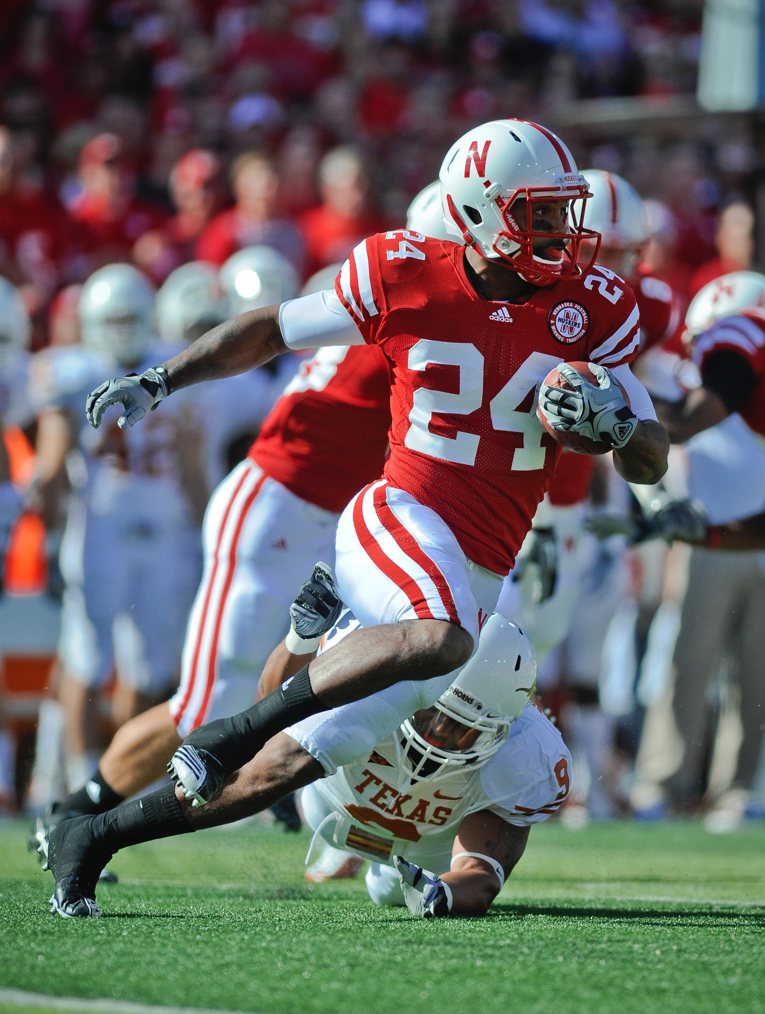 LINCOLN, NE - OCTOBER 16: Wide receiver Niles Paul #24 of the Nebraska Cornhuskers during first half action of their game at Memorial Stadium on October 16, 2010 in Lincoln, Nebraska. Texas Defeated Nebraska 20-13. (Photo by Eric Francis/Getty Images)