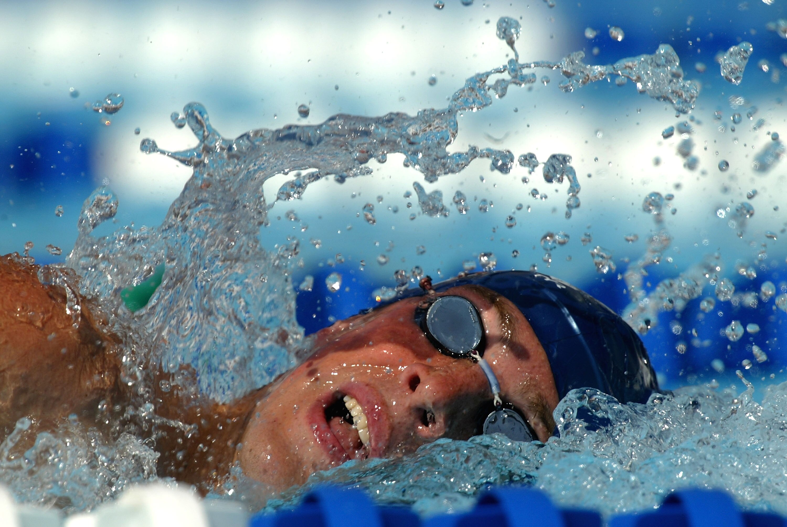 LONG BEACH, CA - JULY 13:  Fran Crippen swims the men's 1500 meter freestyle during the US Swim Trials on July 13, 2004 at the Charter All Digital Aquatic Center in Long Beach, California.  (Photo by Streeter Lecka/Getty Images)
