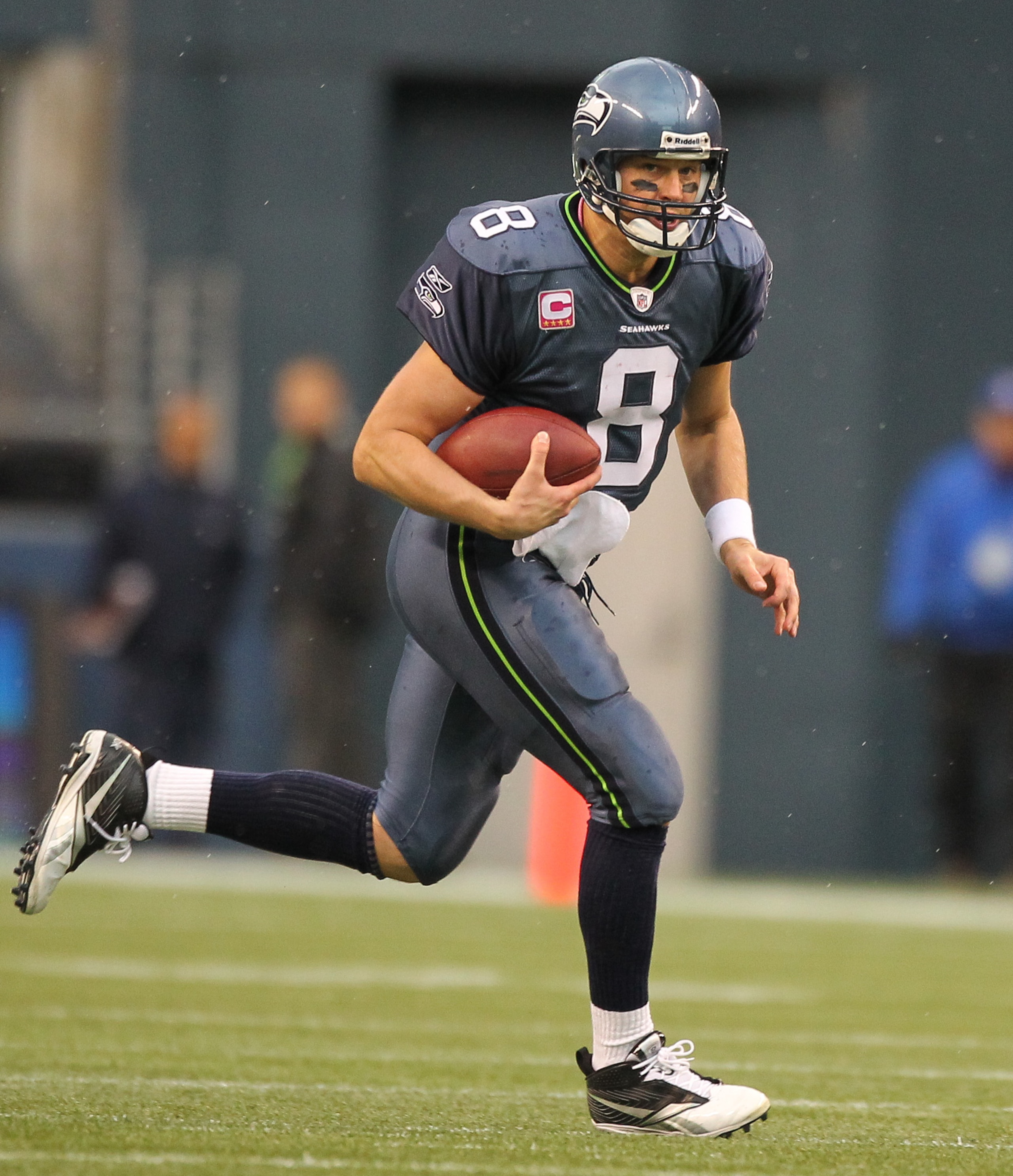 SEATTLE - OCTOBER 24:  Quarterback Matt Hasselbeck #8 of the Seattle Seahawks rushes against the Arizona Cardinals at Qwest Field on October 24, 2010 in Seattle, Washington. (Photo by Otto Greule Jr/Getty Images)