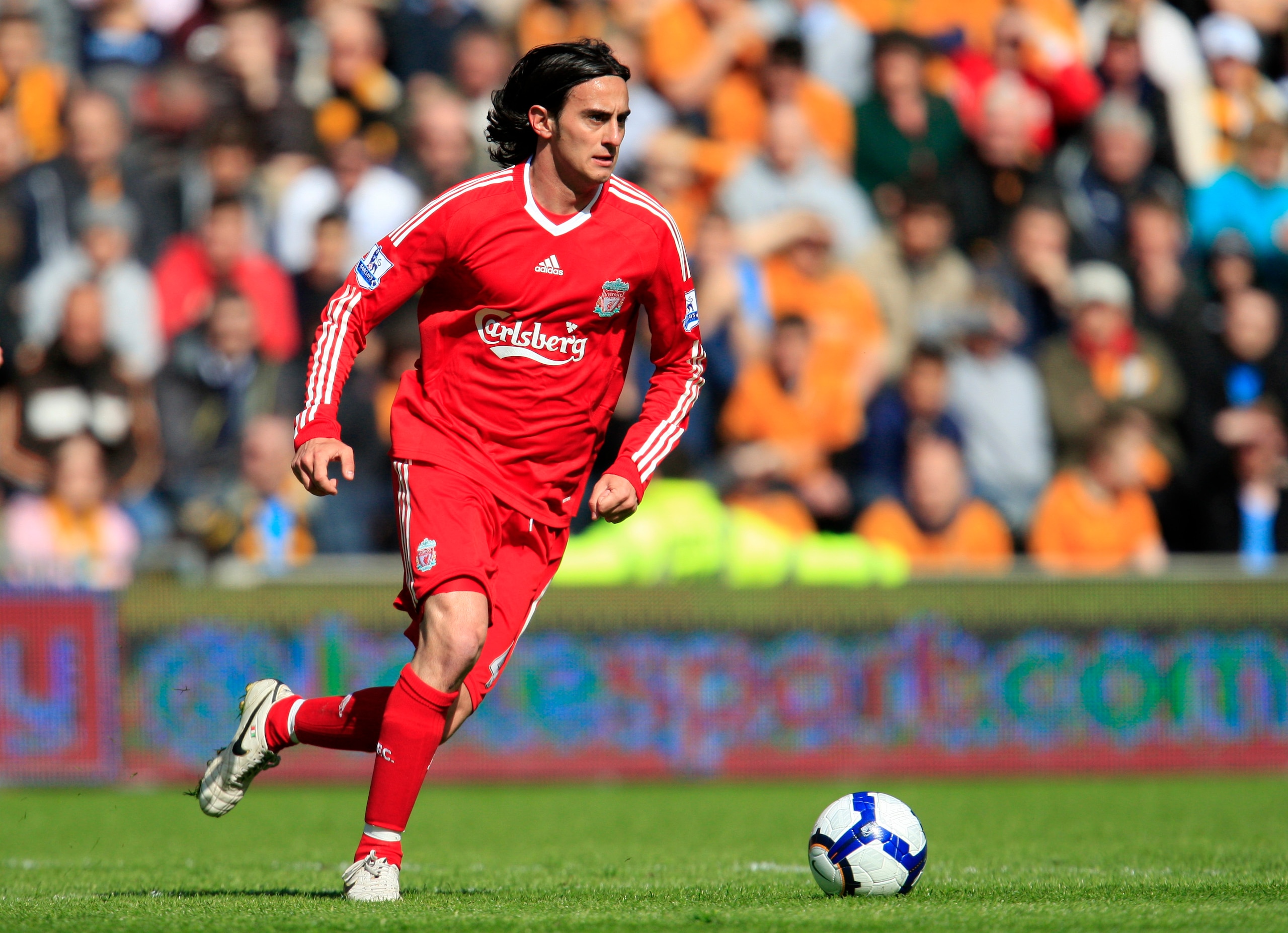 HULL, ENGLAND - MAY 9: Alberto Aquilani of Liverpool during the Barclays Premier League match between Hull City and Liverpool at the KC Stadium on May 9, 2010 in Hull, England. (Photo by Jed Leicester/Getty Images) HULL, ENGLAND - MAY 9: Alberto Aquilani of Liverpool during the Barclays Premier League match between Hull City and Liverpool at the KC Stadium on May 9, 2010 in Hull, England. (Photo by Jed Leicester/Getty Images)