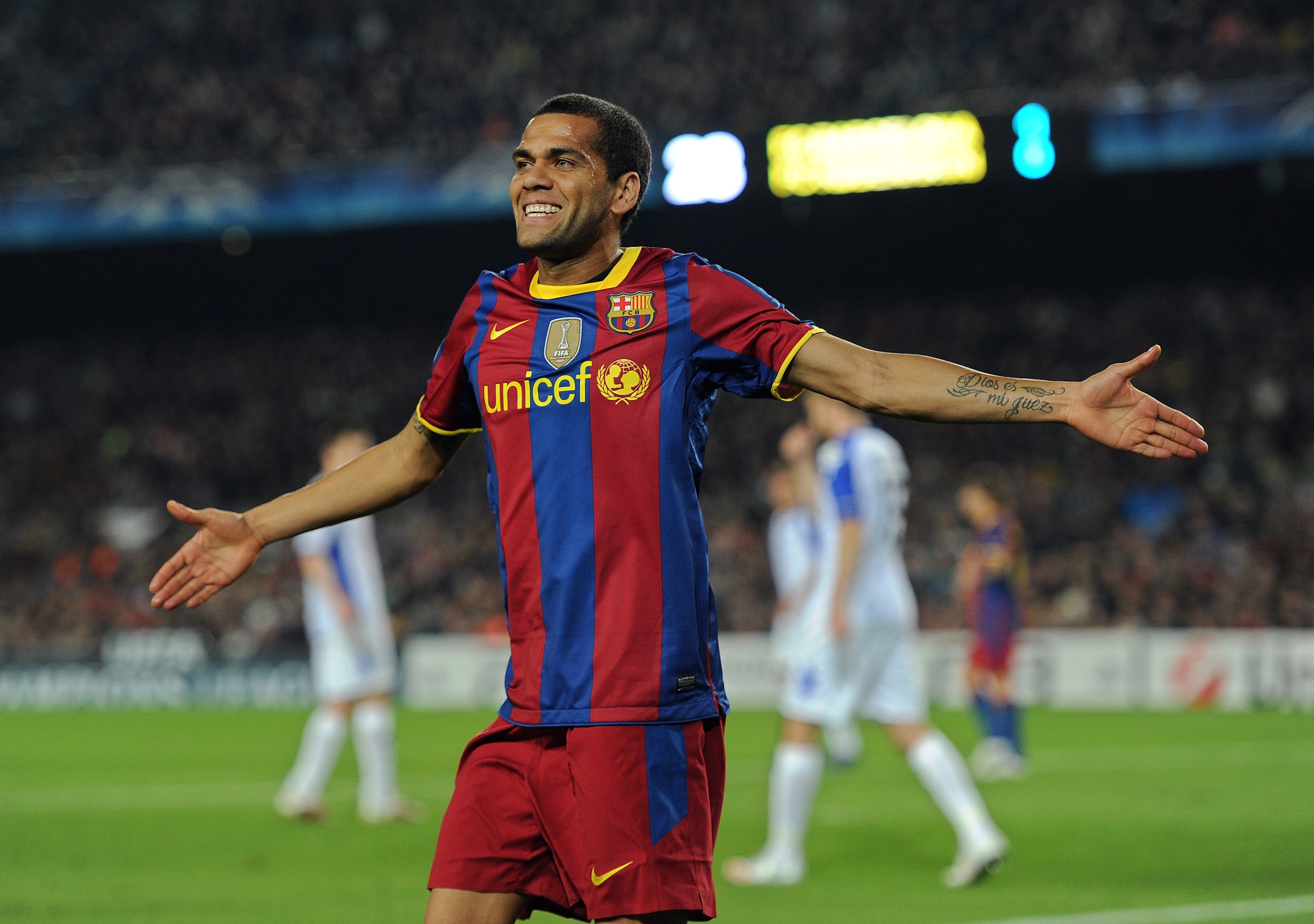 BARCELONA, SPAIN - OCTOBER 20: Daniel Alves of Barcelona reacts during the UEFA Champions League group D match between Barcelona and FC Copenhagen at the Camp Nou stadium on October 20, 2010 in Barcelona, Spain. Barcelona won the match 2-0. (Photo by Ja BARCELONA, SPAIN - OCTOBER 20: Daniel Alves of Barcelona reacts during the UEFA Champions League group D match between Barcelona and FC Copenhagen at the Camp Nou stadium on October 20, 2010 in Barcelona, Spain. Barcelona won the match 2-0. (Photo by Ja