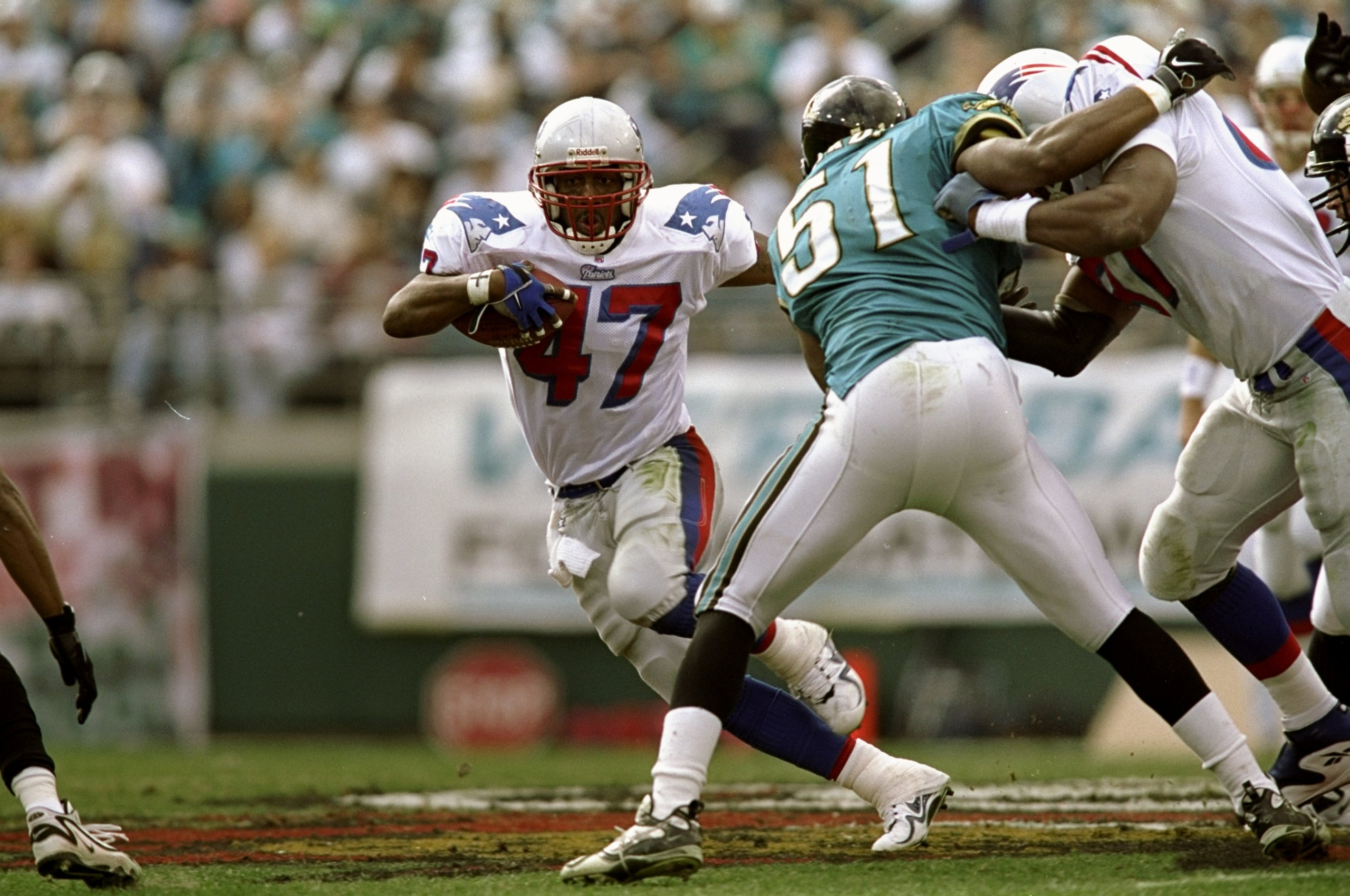3 Jan 1999: Robert Edwards #47 of the New England Patriots in action during the AFC Wild Card Game against the Jacksonville Jaguars at the Alltel Stadium in Jacksonville, Florida. The Jaguars defeated the Patriots 25-10. Mandatory Credit: Andy Lyons  /All