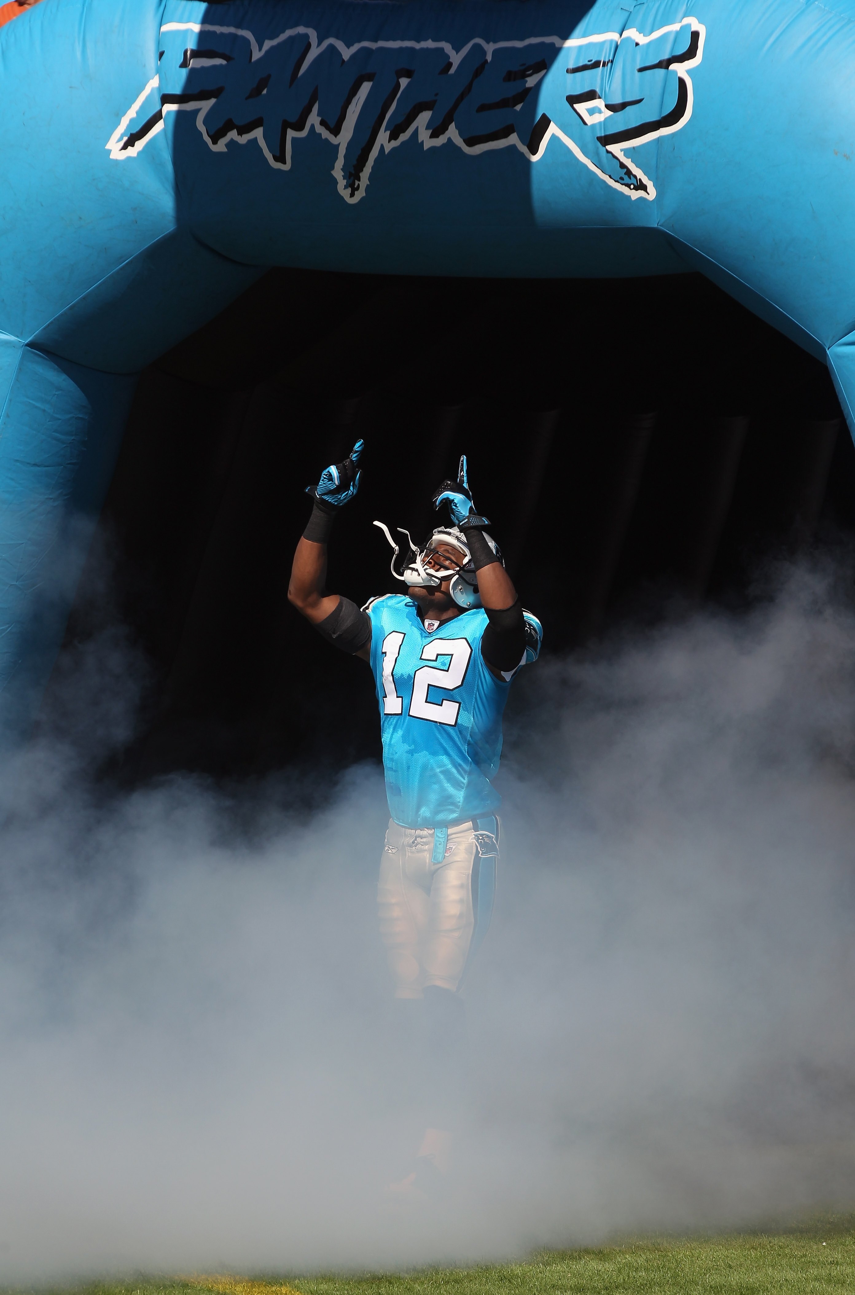 CHARLOTTE, NC - OCTOBER 24:  David Gettis #12 of the Carolina Panthers against the San Francisco 49ers during their game at Bank of America Stadium on October 24, 2010 in Charlotte, North Carolina.  (Photo by Streeter Lecka/Getty Images)