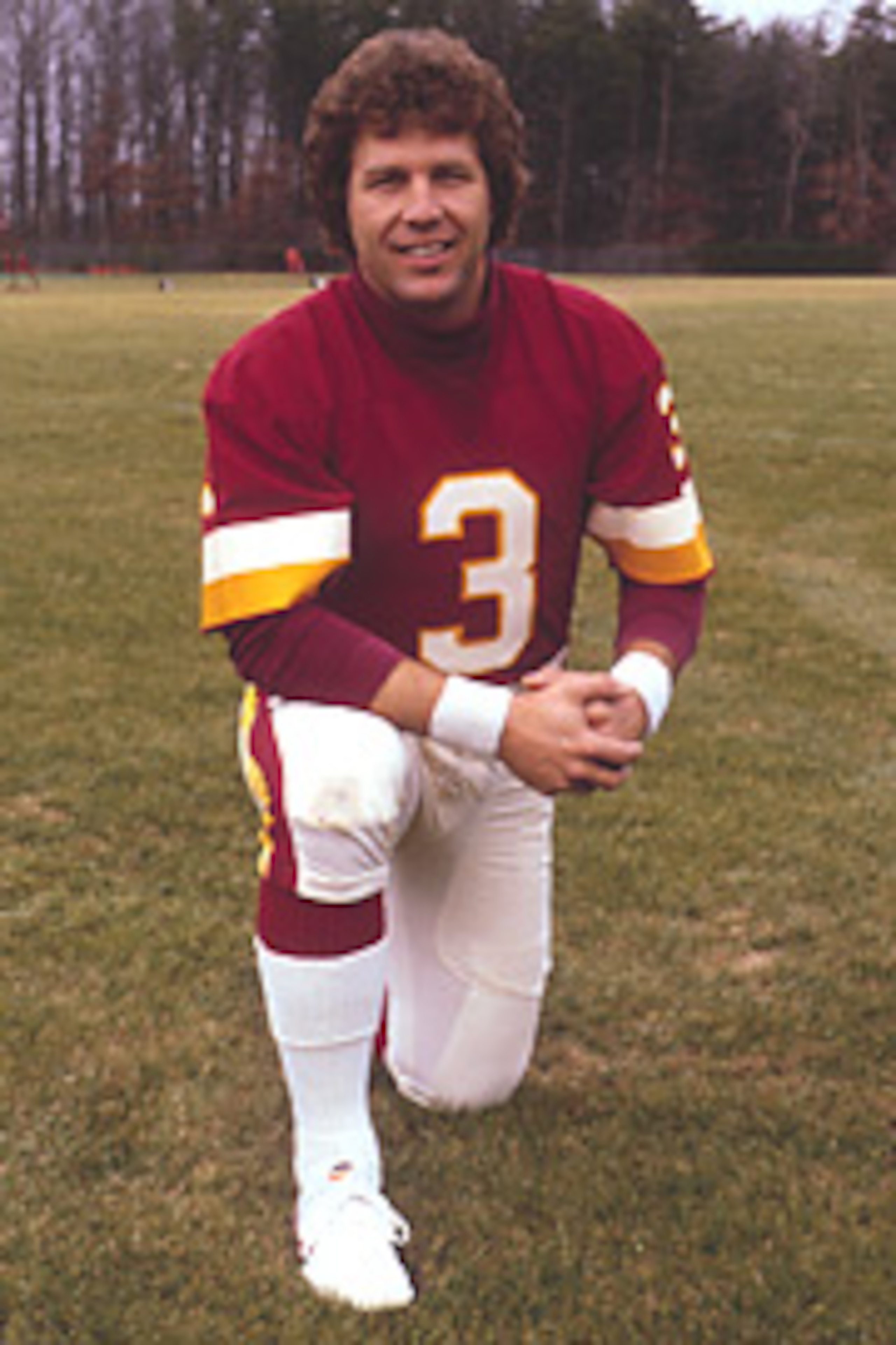 http://wai.redskins.com/redskinsFile/team/bios/moseley_mark.jpg