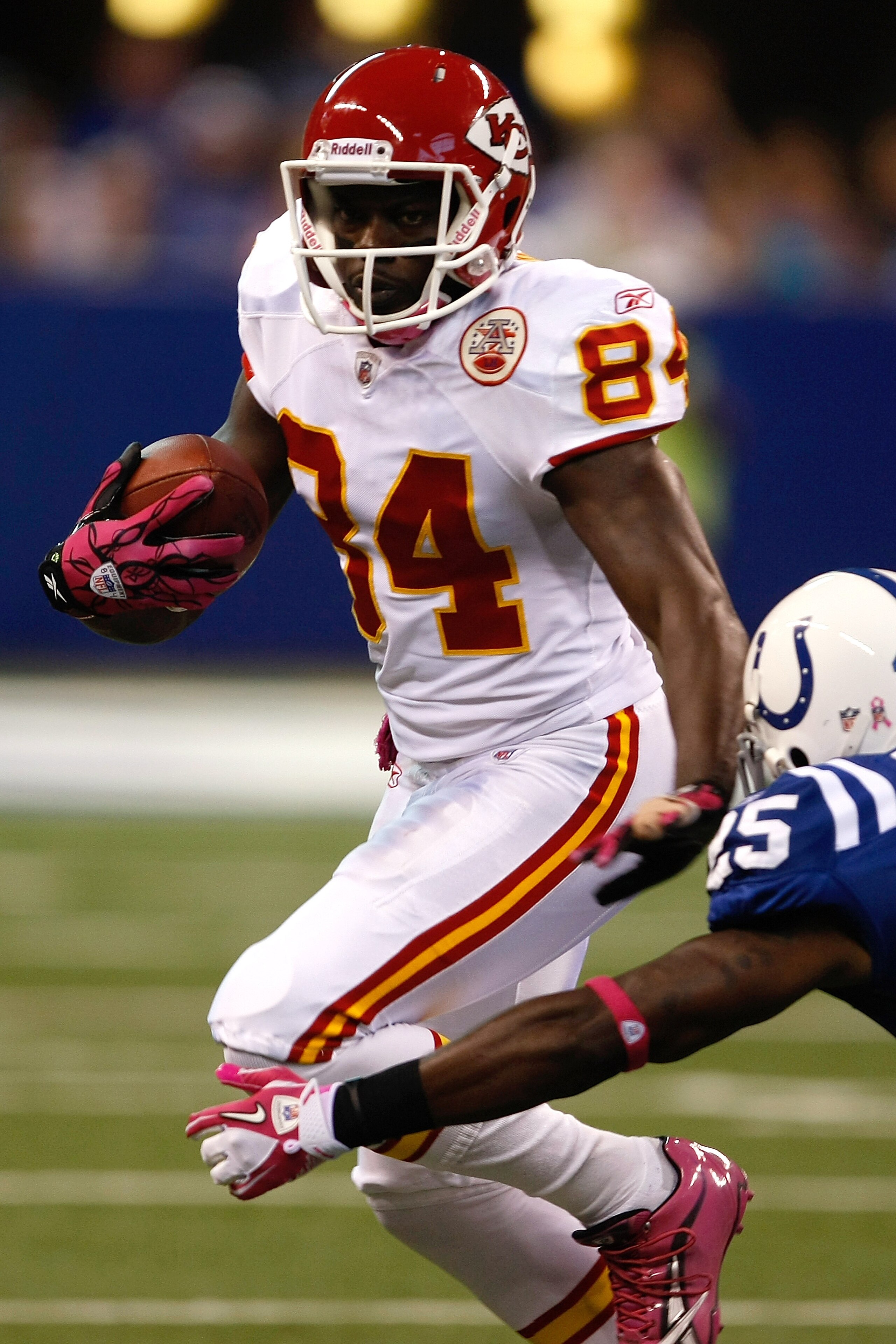 INDIANAPOLIS, IN - OCTOBER 10: Chris Chambers #84 of the Kansas City Chiefs runs against the Indianapolis Colts at Lucas Oil Stadium on October 10, 2010 in Indianapolis, Indiana.  (Photo by Scott Boehm/Getty Images)