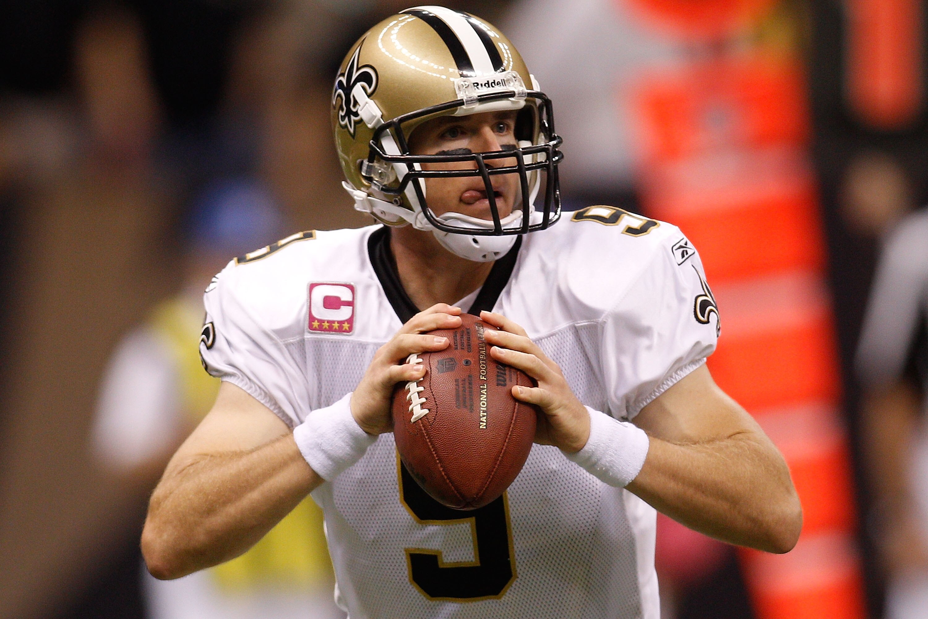 NEW ORLEANS - OCTOBER 24:  Drew Brees #9 of the New Orleans Saints in action during the game against the Cleveland Browns at the Louisiana Superdome on October 24, 2010 in New Orleans, Louisiana.  (Photo by Chris Graythen/Getty Images)