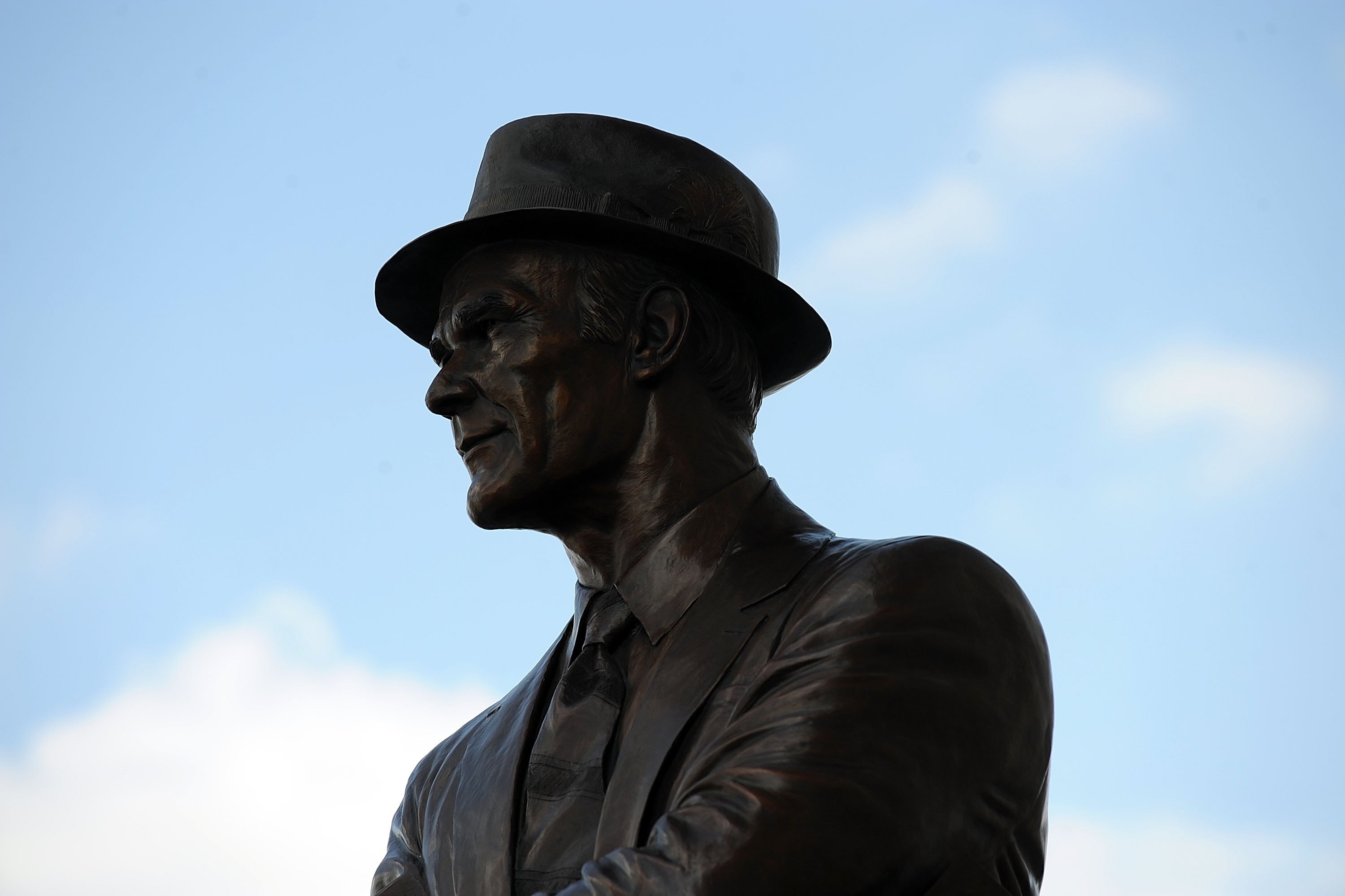 ARLINGTON, TX - SEPTEMBER 20:  A statue of Tom Landry before a game between the New York Giants and the Dallas Cowboys at Cowboys Stadium on September 20, 2009 in Arlington, Texas.  (Photo by Ronald Martinez/Getty Images)