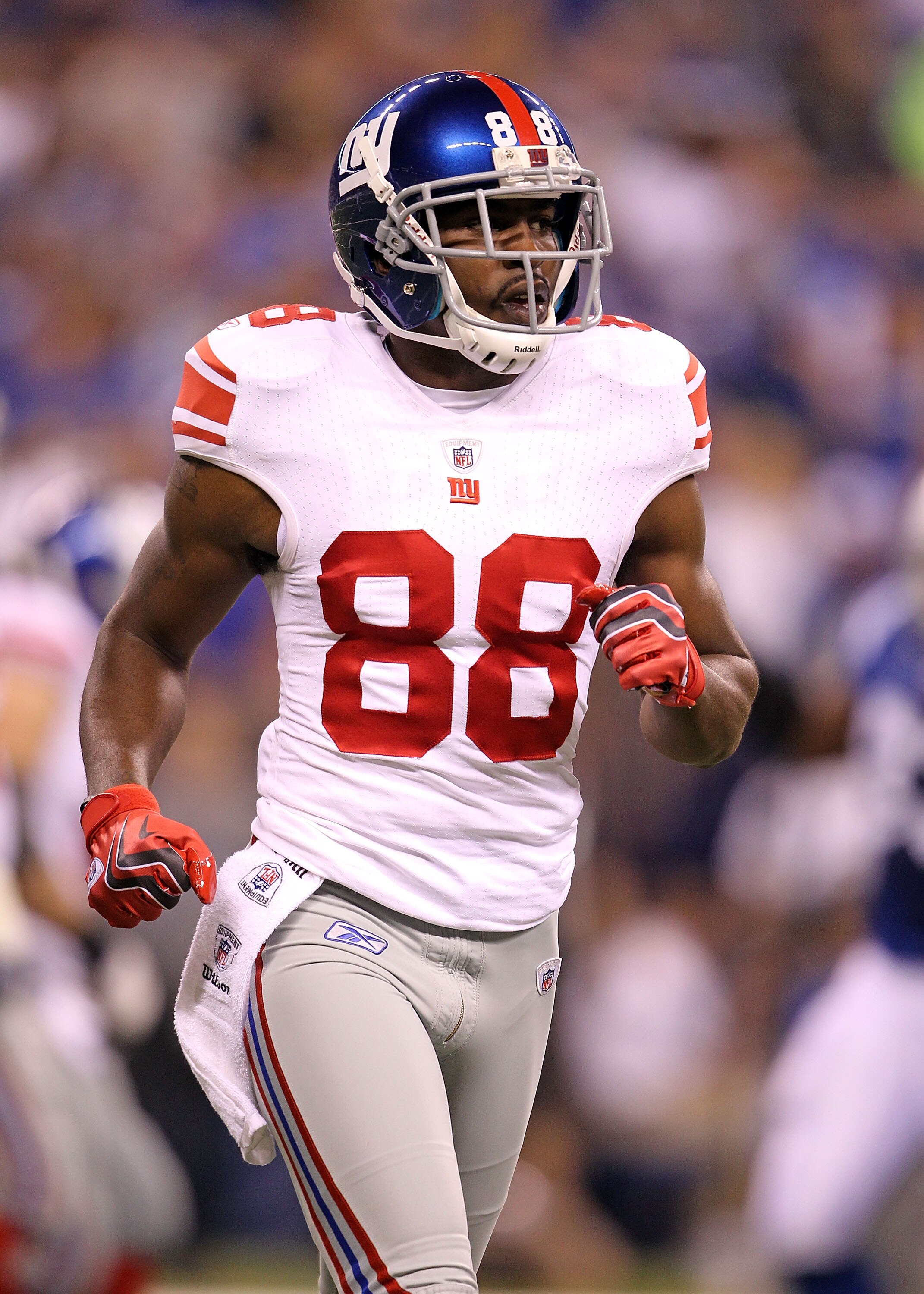 INDIANAPOLIS - SEPTEMBER 19: Hakeem Nicks #88 of the New York Giants is pictured during the NFL game against the Indianapolis Colts at Lucas Oil Stadium on September 19, 2010 in Indianapolis, Indiana.  (Photo by Andy Lyons/Getty Images)
