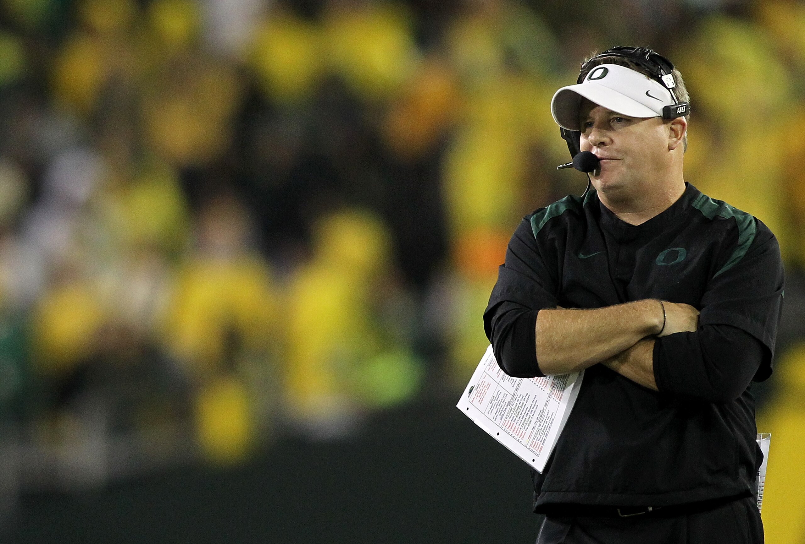 EUGENE, OR - OCTOBER 21:  Head Coach Chip Kelly of the Oregon Ducks watches the game against  the UCLA Bruins  on October 21, 2010 at the Autzen Stadium in Eugene, Oregon.  (Photo by Jonathan Ferrey/Getty Images)