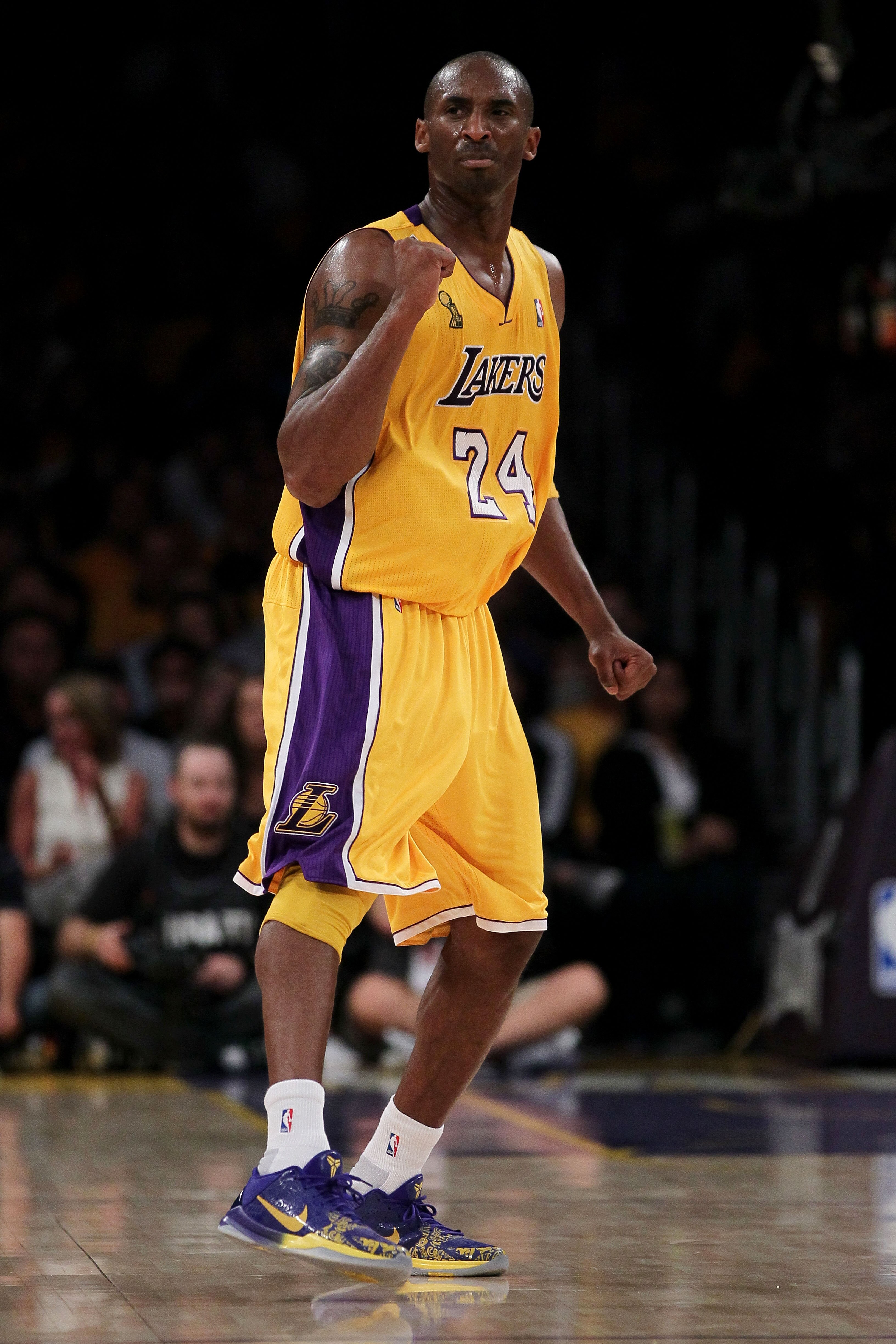 LOS ANGELES, CA - OCTOBER 26: Kobe Bryant #24 of the Los Angeles Lakers reacts to a play against the Houston Rockets during their opening night game at Staples Center on October 26, 2010 in Los Angeles, California. NOTE TO USER: User expressly acknowledg LOS ANGELES, CA - OCTOBER 26: Kobe Bryant #24 of the Los Angeles Lakers reacts to a play against the Houston Rockets during their opening night game at Staples Center on October 26, 2010 in Los Angeles, California. NOTE TO USER: User expressly acknowledg