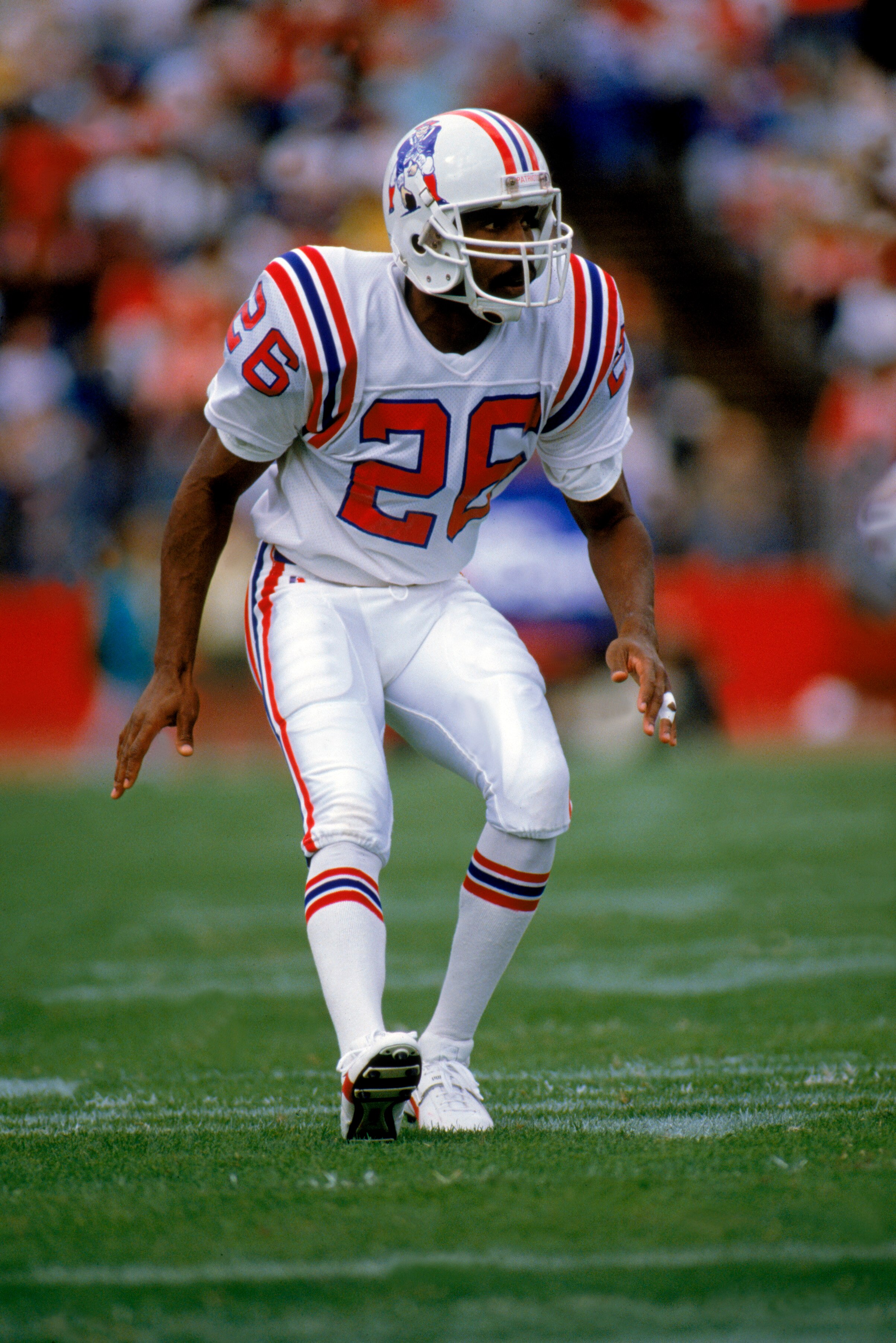 SAN FRANCISCO - OCTOBER 22:  Defensive back Raymond Clayborn #26 of the New England Patriots moves against the San Francisco 49ers during a NFL game at Candlestick Park on October 22, 1989 in San Francisco, California.  The Niners defeated the Pats 37-20.