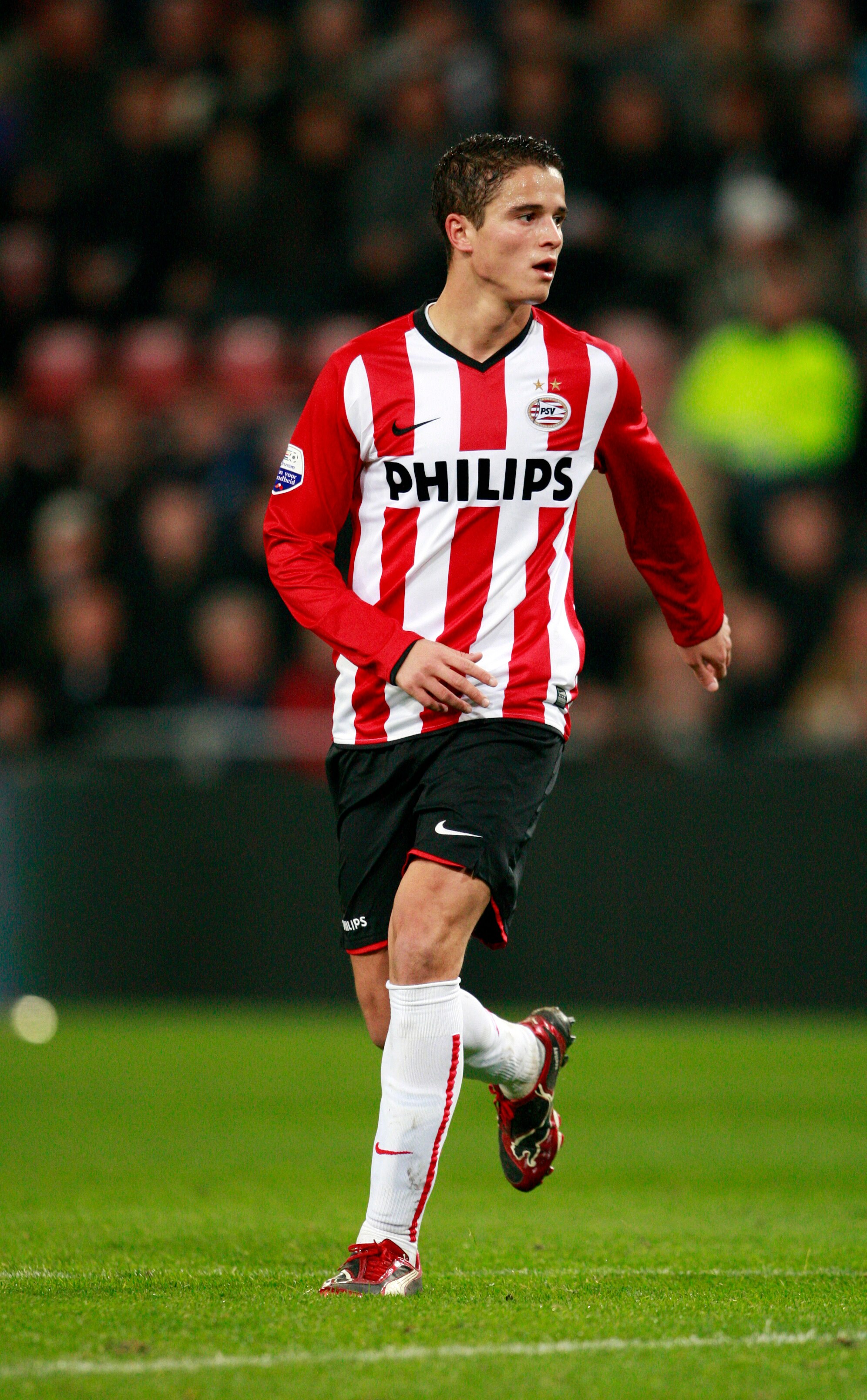EINDHOVEN, NETHERLANDS - OCTOBER 31:  Ibrahim Afellay of PSV Eindhoven during the Eredivisie match between PSV Eindhoven and Vitesse held on October 31, 2009 at the Philips Stadion, in Eindhoven, Netherlands. (Photo by Anoek De Groot/EuroFootball/Getty Im