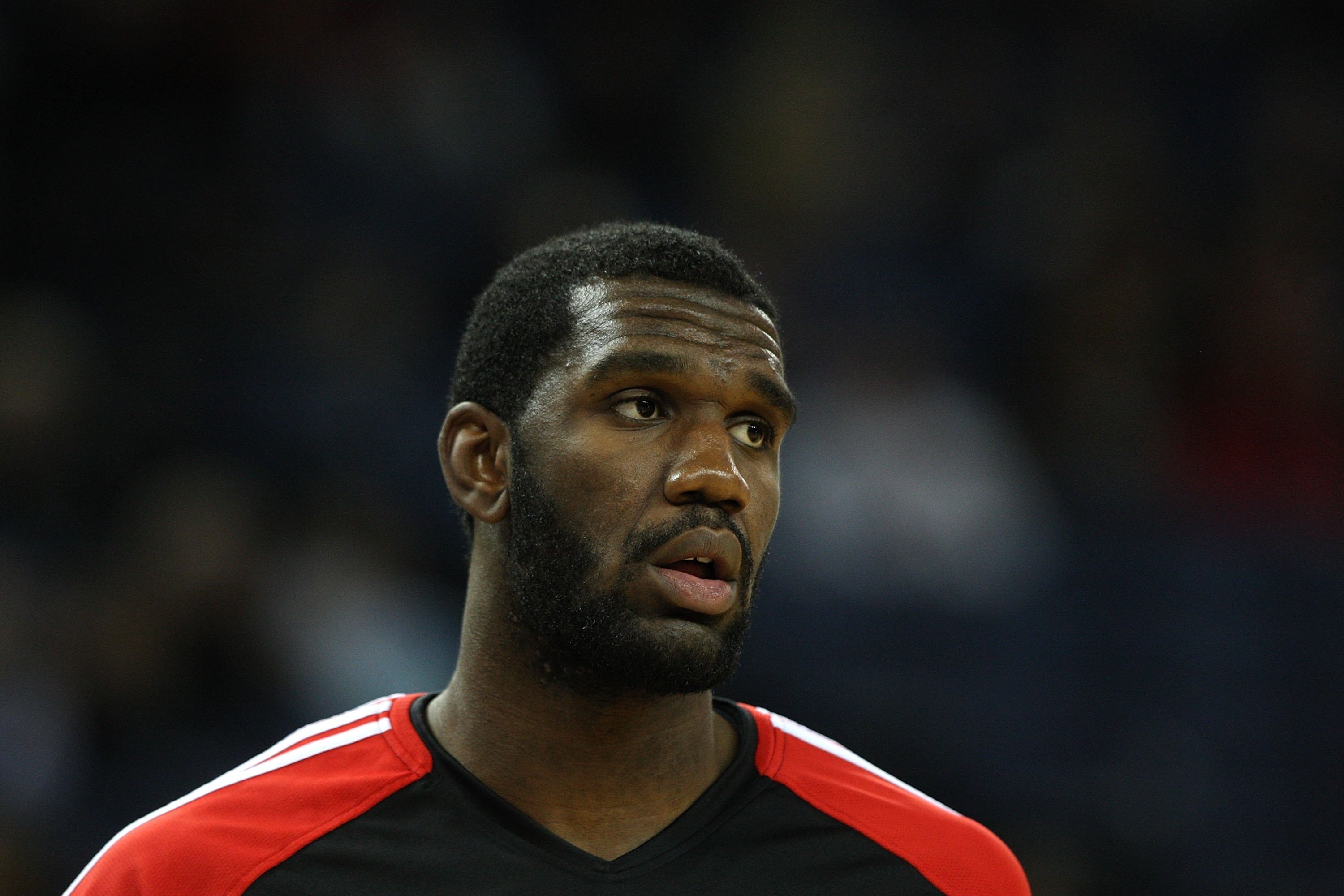 OAKLAND, CA - NOVEMBER 20:  Greg Oden #52 of the Portland Trail Blazers looks on against the Golden State Warriors during an NBA game at Oracle Arena on November 20, 2009 in Oakland, California.  (Photo by Jed Jacobsohn/Getty Images)