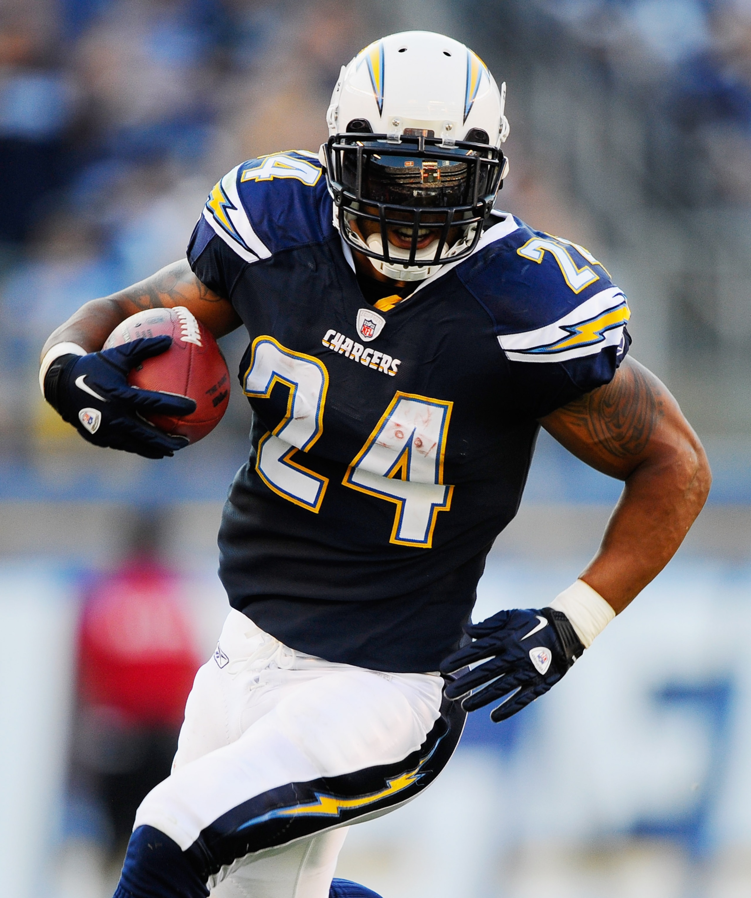 SAN DIEGO - AUGUST 21:  Running back Ryan Matthews #24 of the San Diego Chargers rushes during the pre-season NFL football game against Dallas Cowboys at Qualcomm Stadium on August 21, 2010 in San Diego, California.  (Photo by Kevork Djansezian/Getty Imag