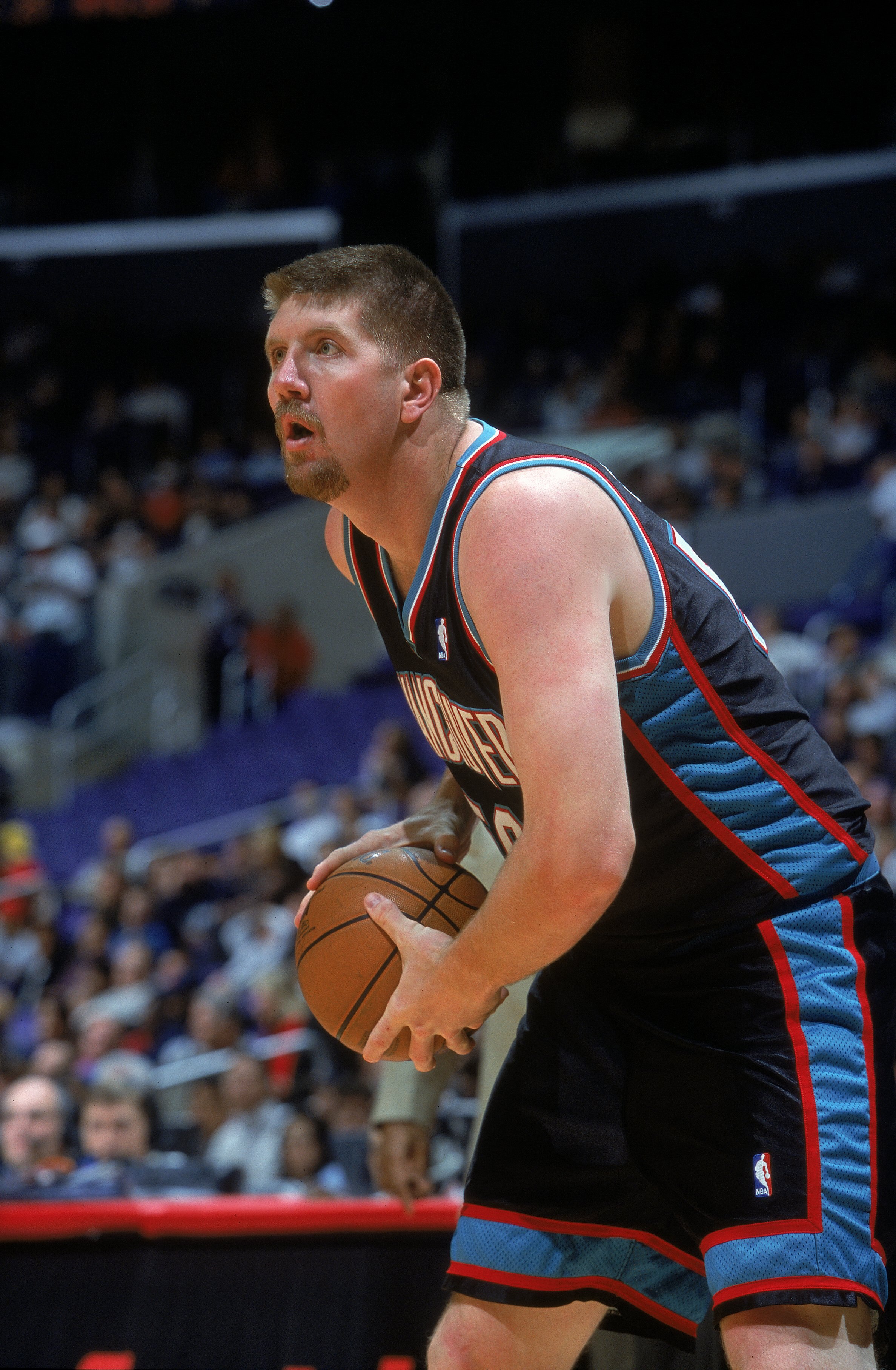 23 Dec 2000:  Bryant reeves #50 of the Vancouver Grizzlies with the ball during the game against the Los Angeles Clippers at the STAPLES Center in Los Angeles, California.  The Clippers defeated the Grizzlies 92-90.    NOTE TO USER: It is expressly unders