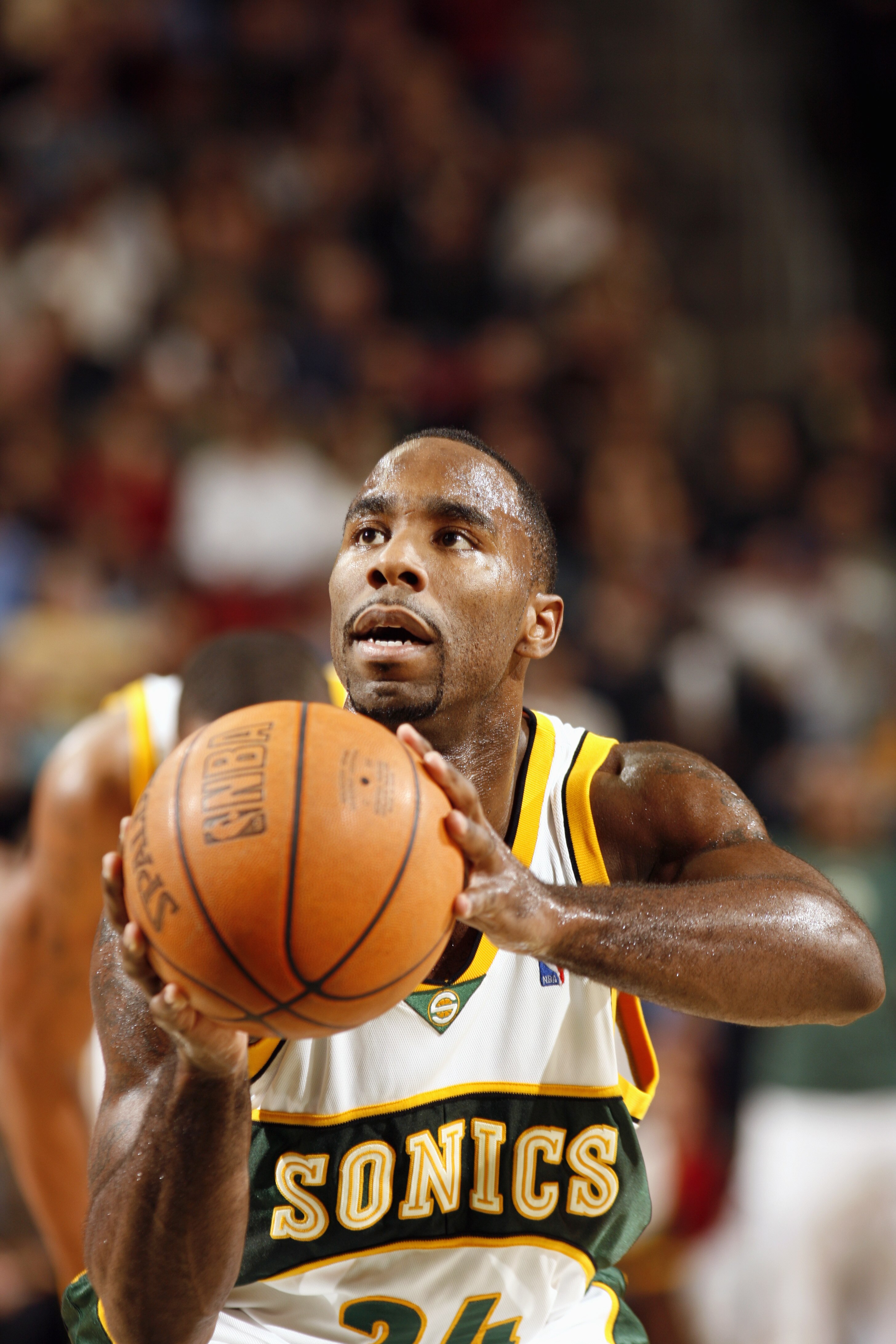SEATTLE - NOVEMBER 18:  Mateen Cleaves #24 of the Seattle Sonics prepares to shoot a free throw during a game against the Chicago Bulls at the KeyArena on November 18, 2005 in Seattle, Washington. The Sonics won 98-84.  NOTE TO USER: User expressly acknow