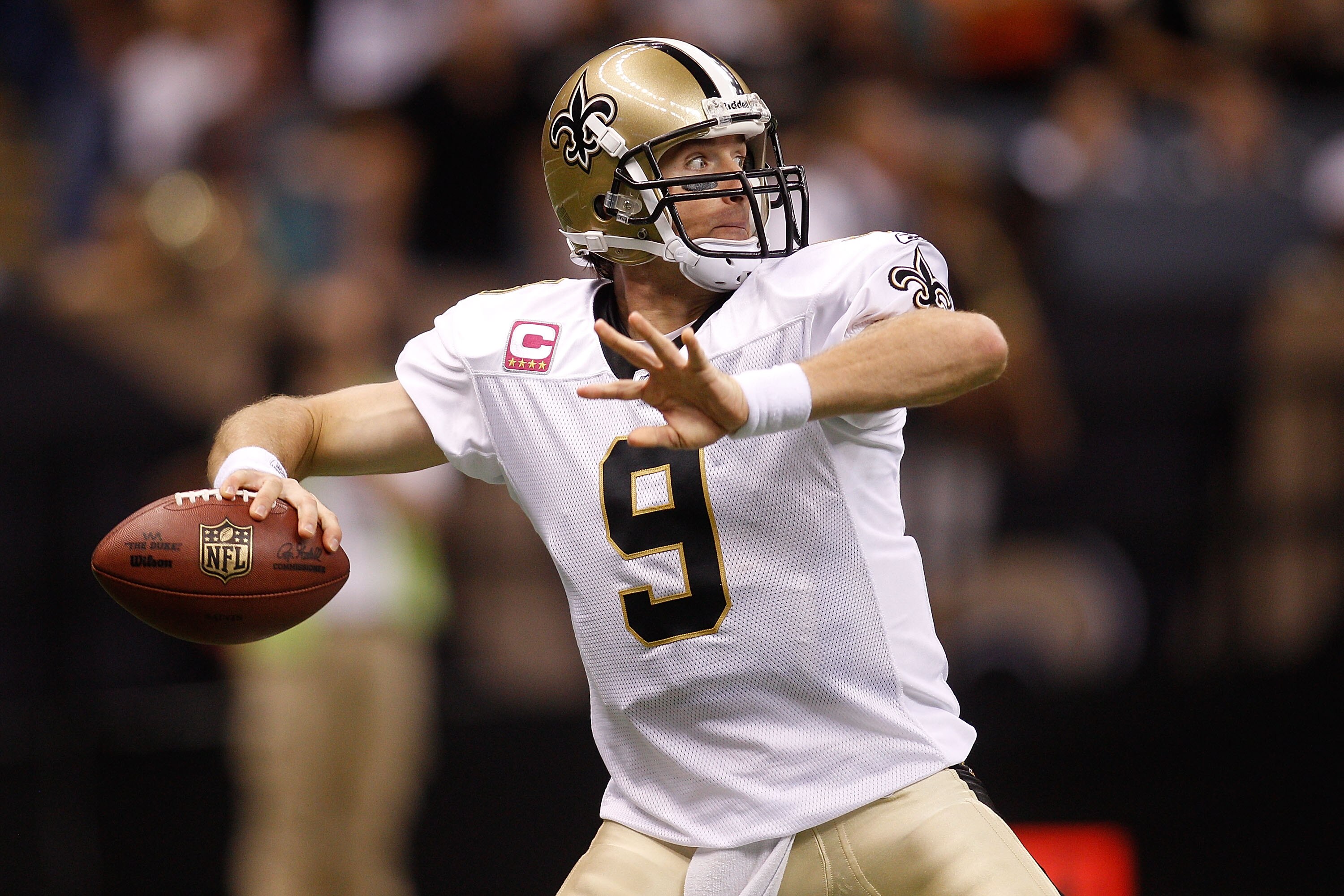 NEW ORLEANS - OCTOBER 24:  Drew Brees #9 of the New Orleans Saints in action during the game against the Cleveland Browns at the Louisiana Superdome on October 24, 2010 in New Orleans, Louisiana.  (Photo by Chris Graythen/Getty Images)