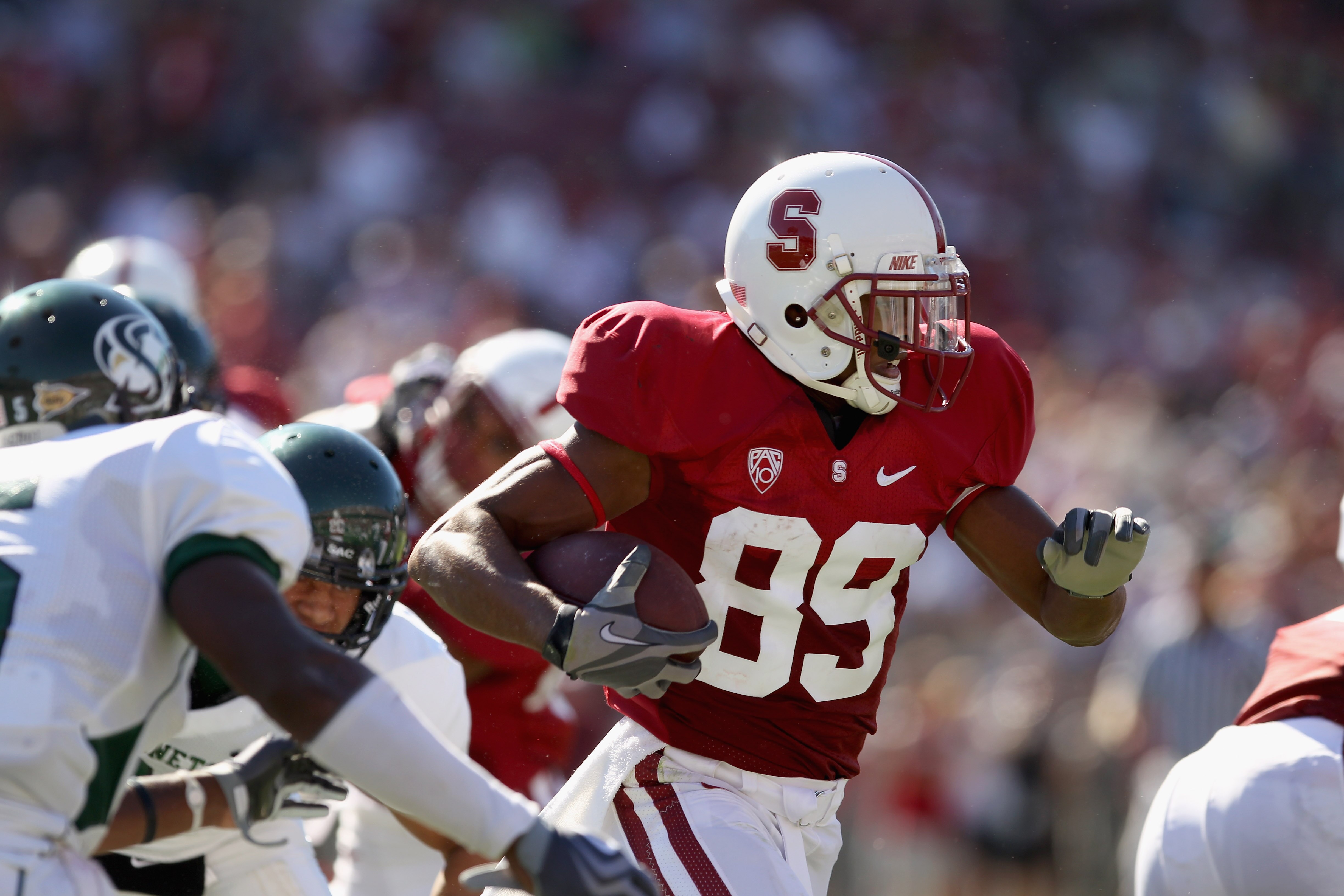 PALO ALTO, CA - SEPTEMBER 04:  Doug Baldwin #89 of the Stanford Cardinal runs with the ball during their game against the Sacramento State Hornets to score a towndown at Stanford Stadium on September 4, 2010 in Palo Alto, California.  (Photo by Ezra Shaw/