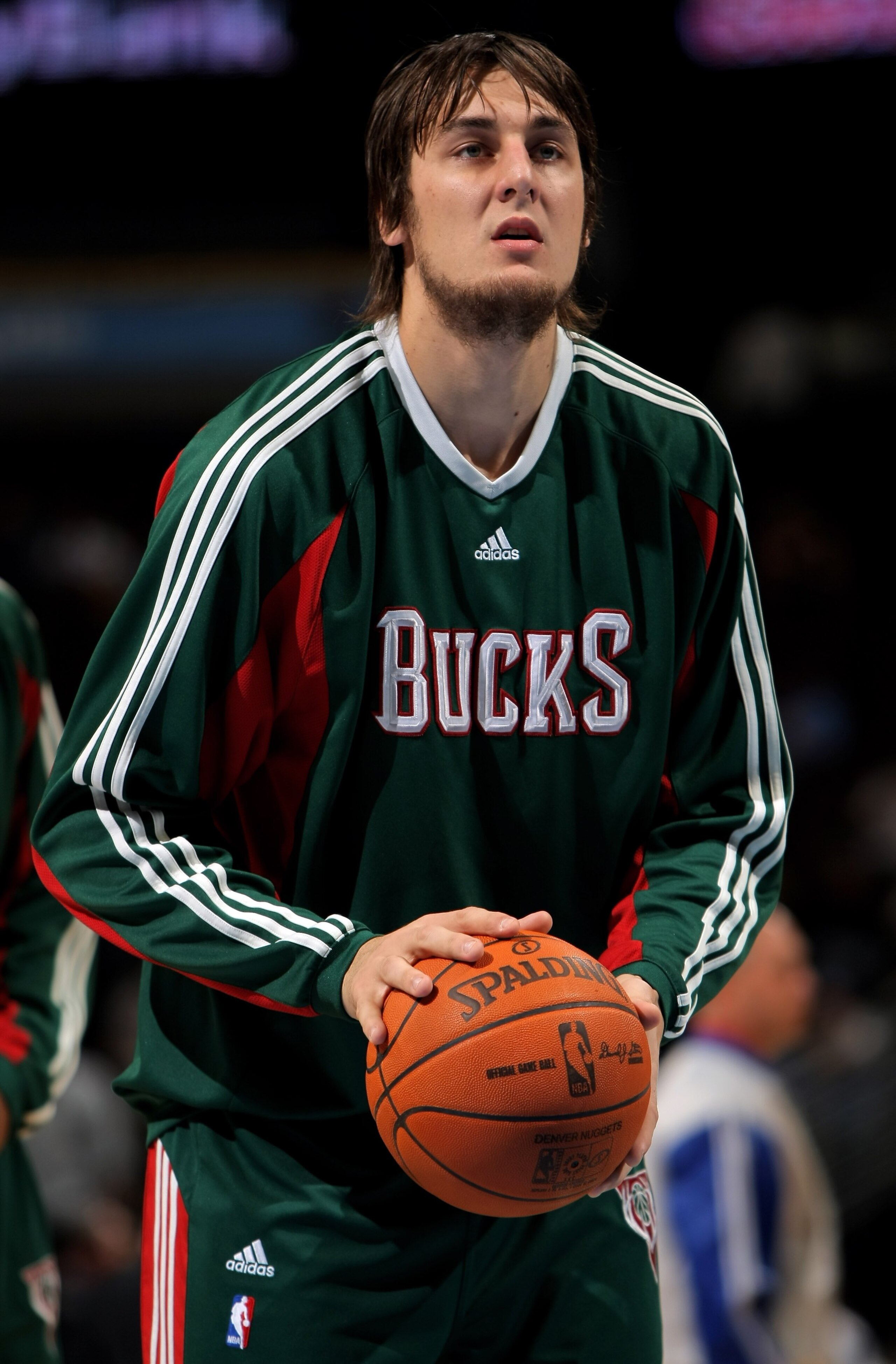 DENVER - NOVEMBER 18:  Andrew Bogut #6 of the Milwaukee Bucks warms up prior to facing the Denver Nuggets at the Pepsi Center on November 18, 2008 in Denver, Colorado. The Nuggets defeated the Bucks 114-105.  (Photo by Doug Pensinger/Getty Images)
