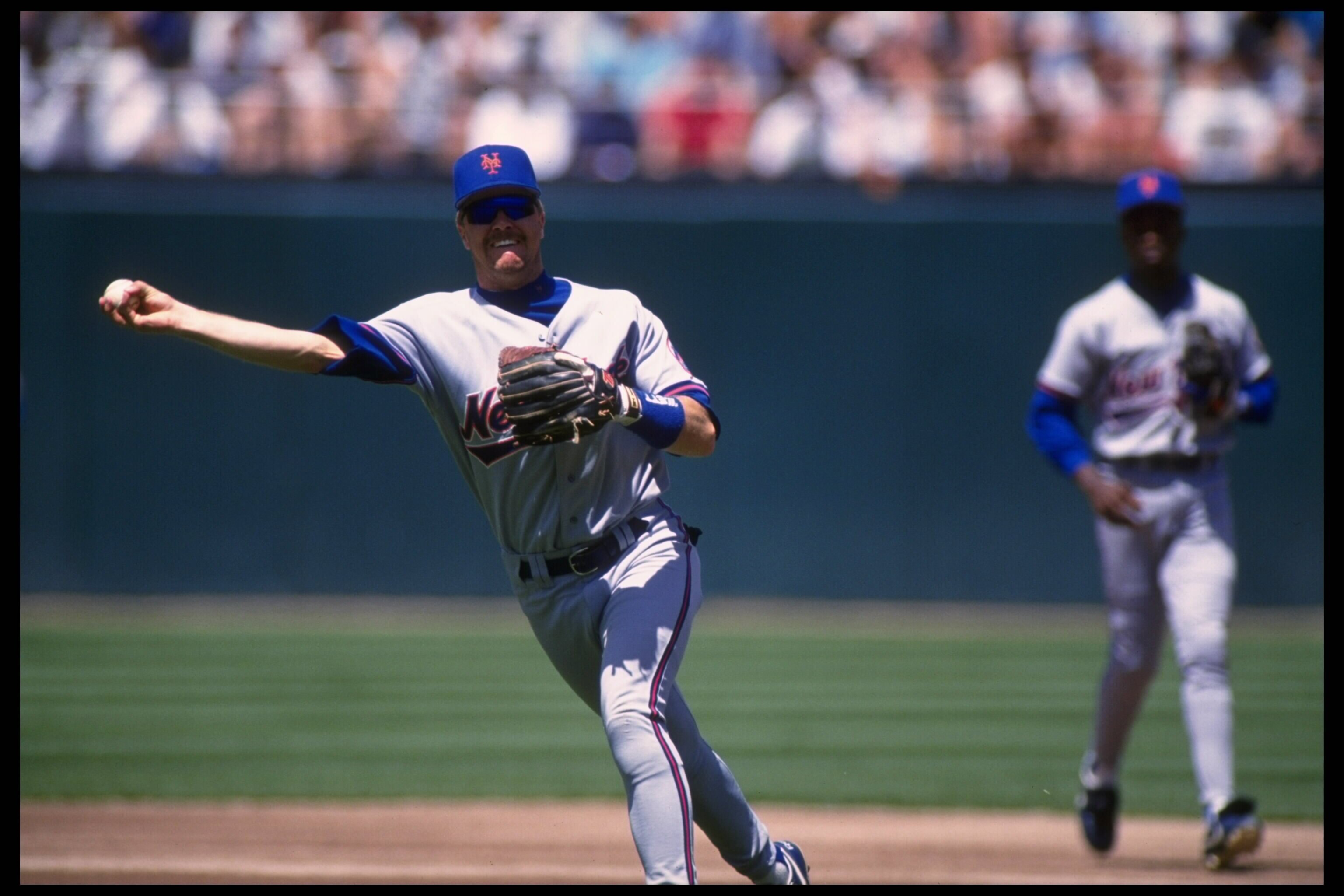 29 Apr 1993:  Second baseman Jeff Kent of the New York Mets fields a hit and makes the toss to first against a San Francisco Giant runner at Candlestick Park in San Francisco, California.   Mandatory Credit:  Otto Greule/Allsport