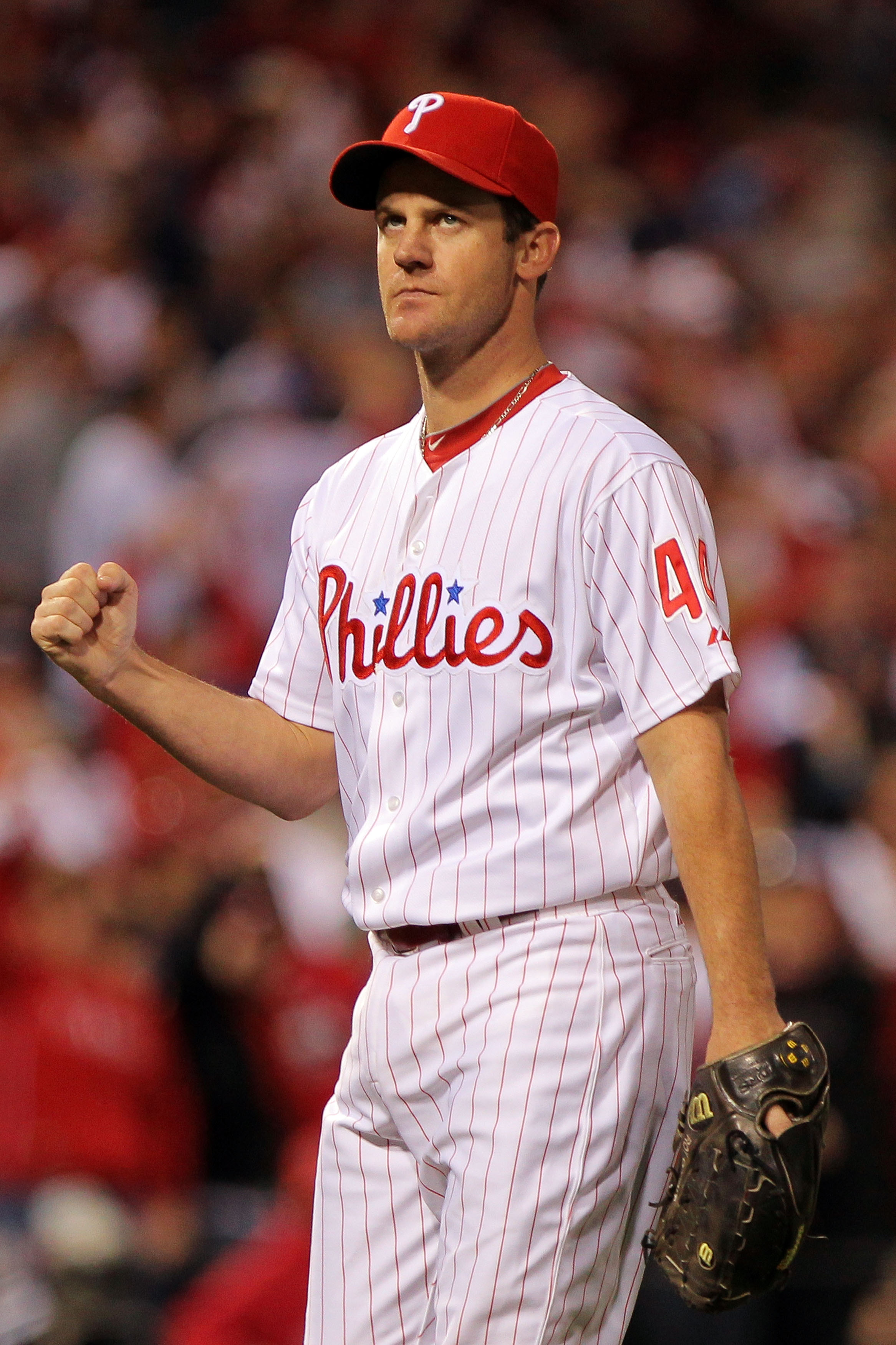 PHILADELPHIA - OCTOBER 23: Roy Oswalt #44 of the Philadelphia Phillies celebrates after ending the sixth inning against the San Francisco Giants in Game Six of the NLCS during the 2010 MLB Playoffs at Citizens Bank Park on October 23, 2010 in Philadelphi PHILADELPHIA - OCTOBER 23: Roy Oswalt #44 of the Philadelphia Phillies celebrates after ending the sixth inning against the San Francisco Giants in Game Six of the NLCS during the 2010 MLB Playoffs at Citizens Bank Park on October 23, 2010 in Philadelphi