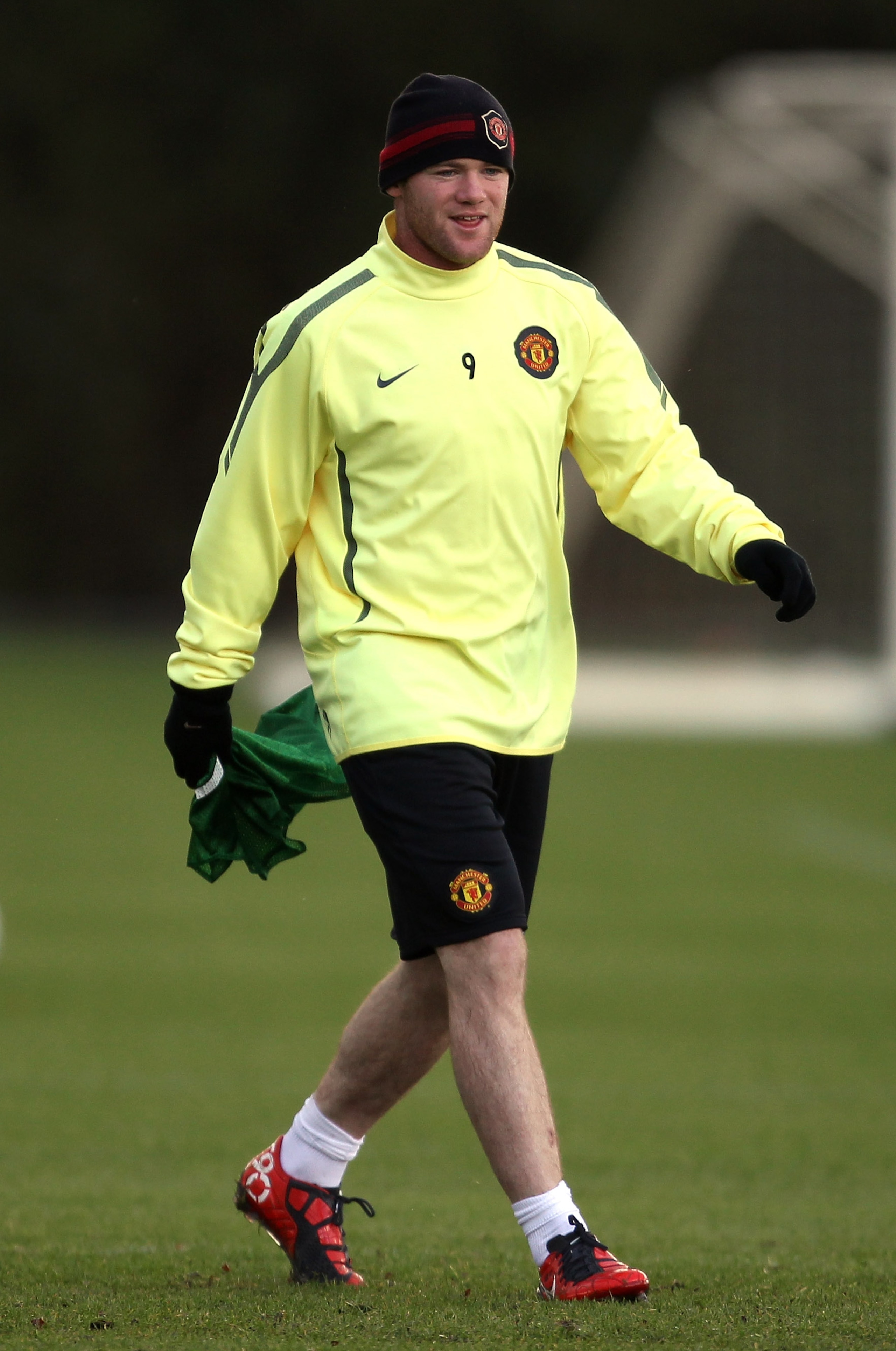 MANCHESTER, ENGLAND - OCTOBER 19:  Wayne Rooney of Manchester United looks on during a training session at the Carrington Training Complex on October 19, 2010 in Manchester, England.  (Photo by Alex Livesey/Getty Images)