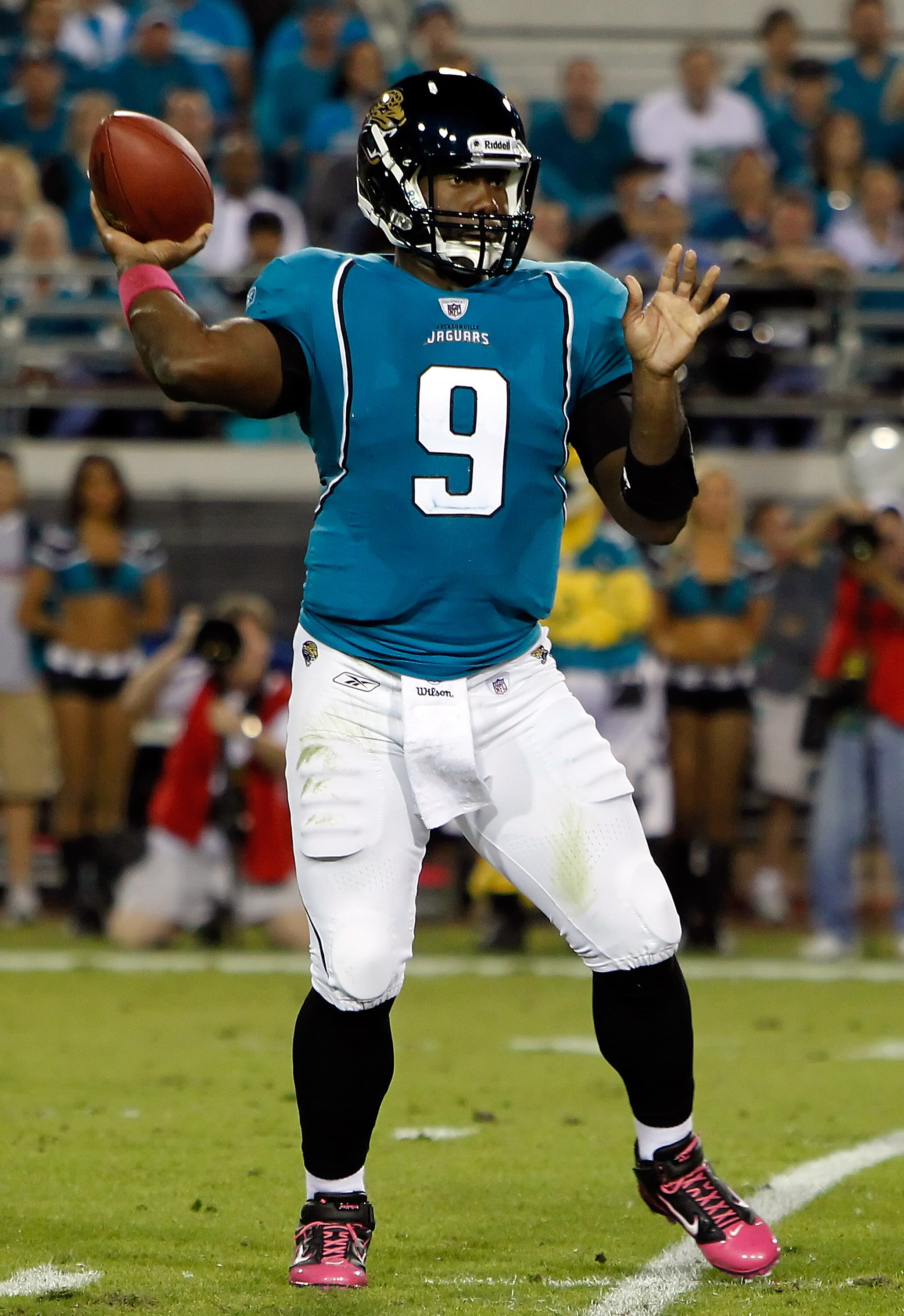 JACKSONVILLE, FL - OCTOBER 18:  Quarterback David Garrard #9 of the Jacksonville Jaguars throws a pass against the Tennessee Titans during the game at EverBank Field on October 18, 2010 in Jacksonville, Florida.  (Photo by J. Meric/Getty Images)