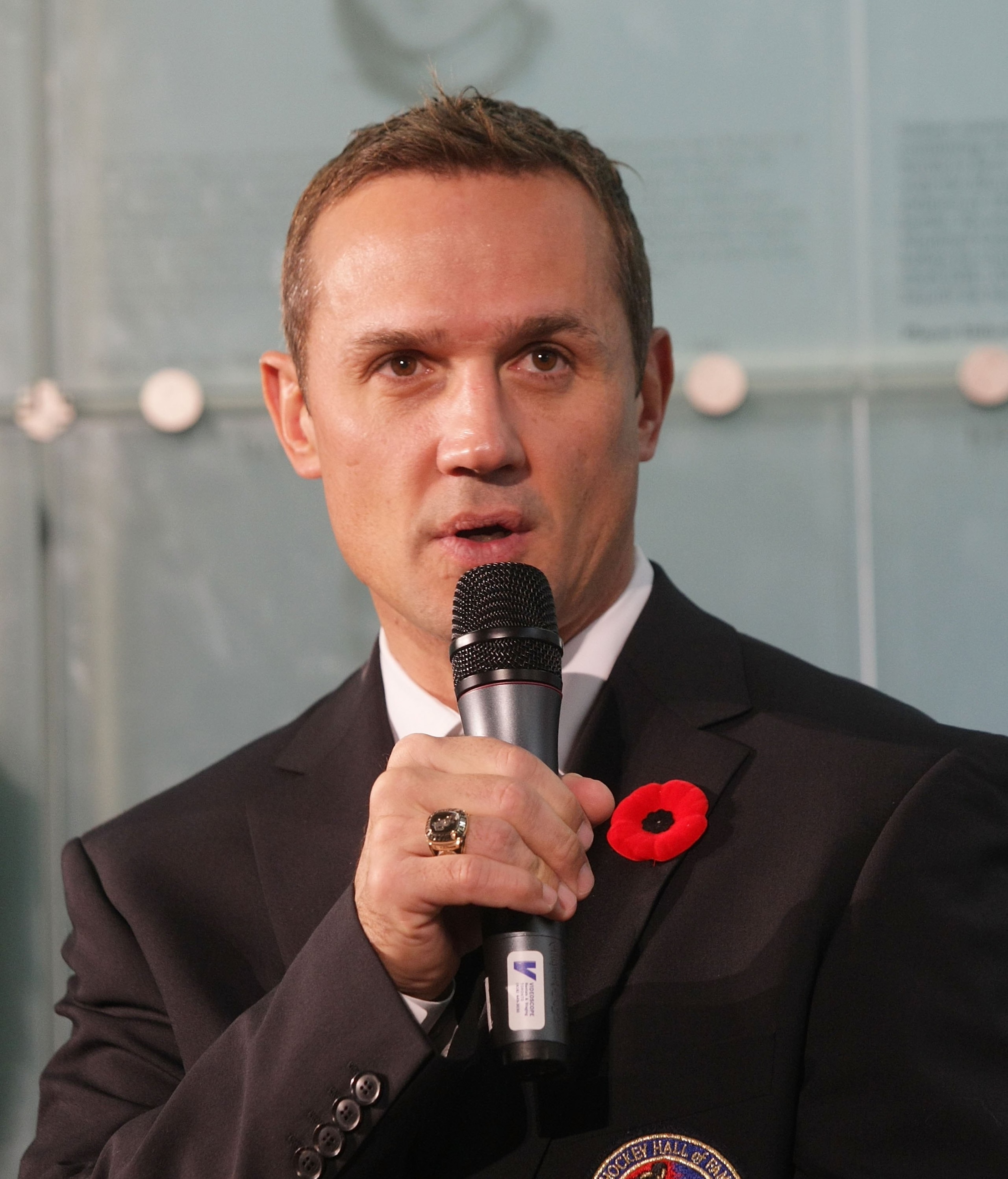 TORONTO, ON - NOVEMBER 09: Steve Yzerman speaks with the media at the Hockey Hall of Fame Induction Photo Opportunity at the Hockey Hall of Fame on November 9, 2009 in Toronto, Canada.  (Photo by Bruce Bennett/Getty Images)