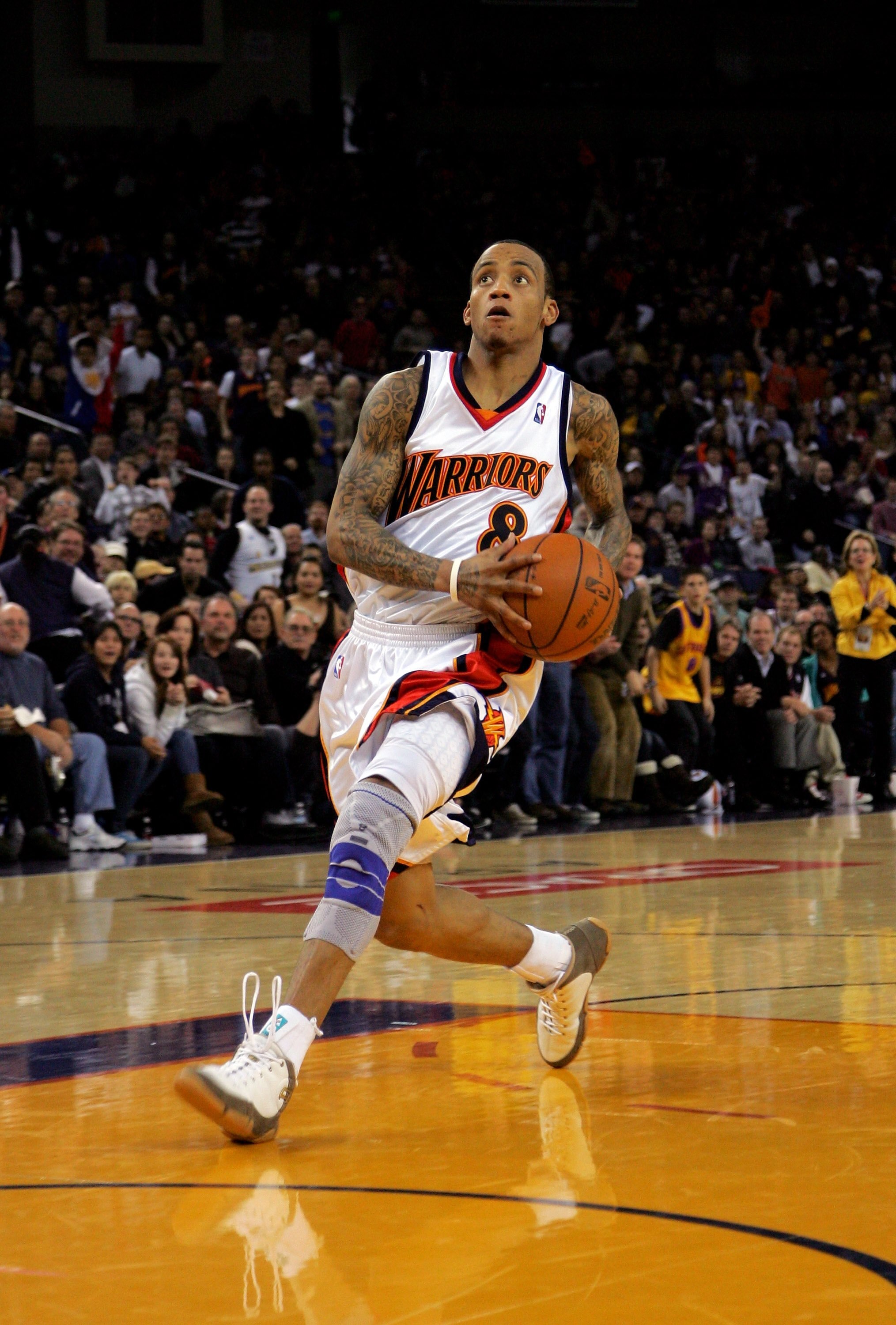 OAKLAND, CA - JANUARY 18:  Monta Ellis #8 of the Golden State Warriors in action during their game against the Chicago Bulls at Oracle Arena on January 18, 2010 in Oakland, California.  NOTE TO USER: User expressly acknowledges and agrees that, by downloa