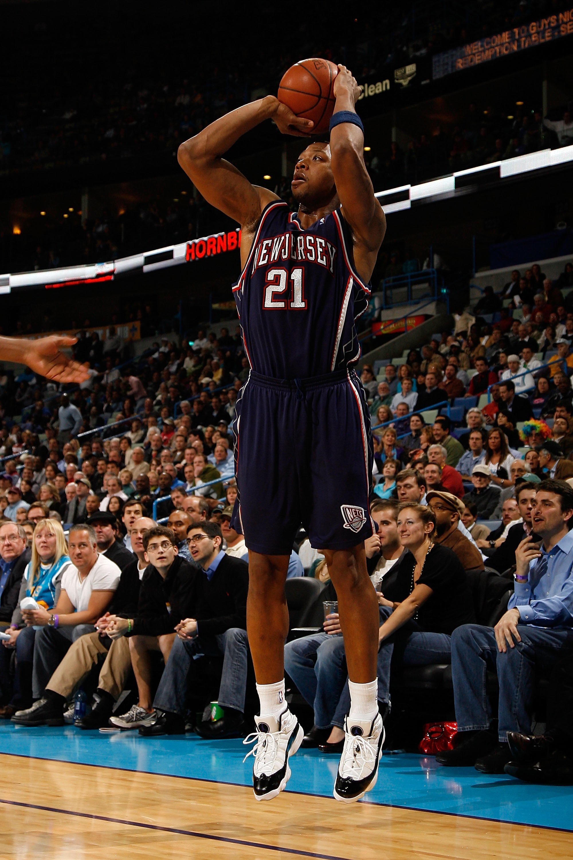 NEW ORLEANS - JANUARY 21:  Bobby Simmons #21 of the New Jersey Nets makes a shot against the New Orleans Hornets on January 21, 2009 at the New Orleans Arena in New Orleans, Louisiana. The Hornets defeated the Nets 102-92.   NOTE TO USER: User expressly a