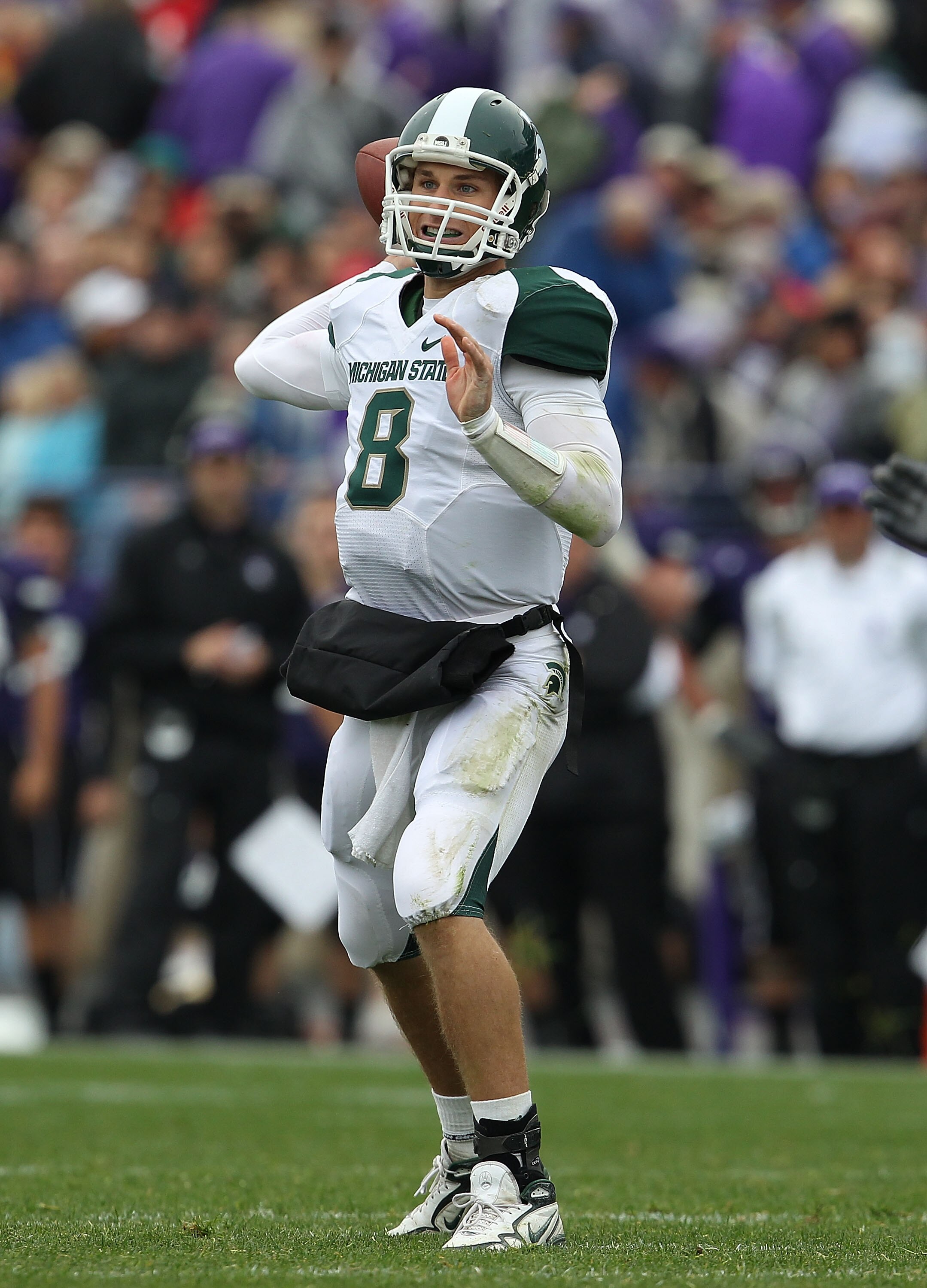 EVANSTON, IL - OCTOBER 23: Kirk Cousins #8 of the Michigan State Spartans throws a pass against the Northwestern Wildcats at Ryan Field on October 23, 2010 in Evanston, Illinois. Michigan State defeated Northwestern 35-27. (Photo by Jonathan Daniel/Getty