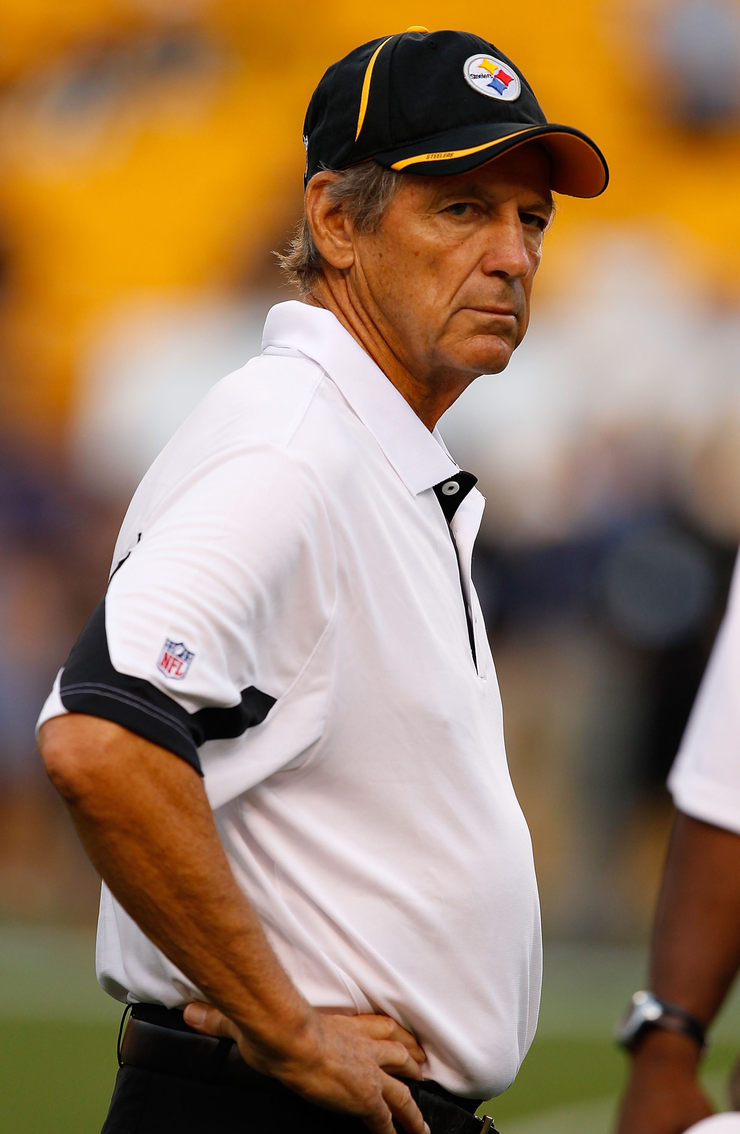 PITTSBURGH - AUGUST 14:  Defensive Coordinator Dick LeBeau of the Pittsburgh Steelers walks around prior to the preseason game against the Detroit Lions  on August 14, 2010 at Heinz Field in Pittsburgh, Pennsylvania.  (Photo by Jared Wickerham/Getty Image